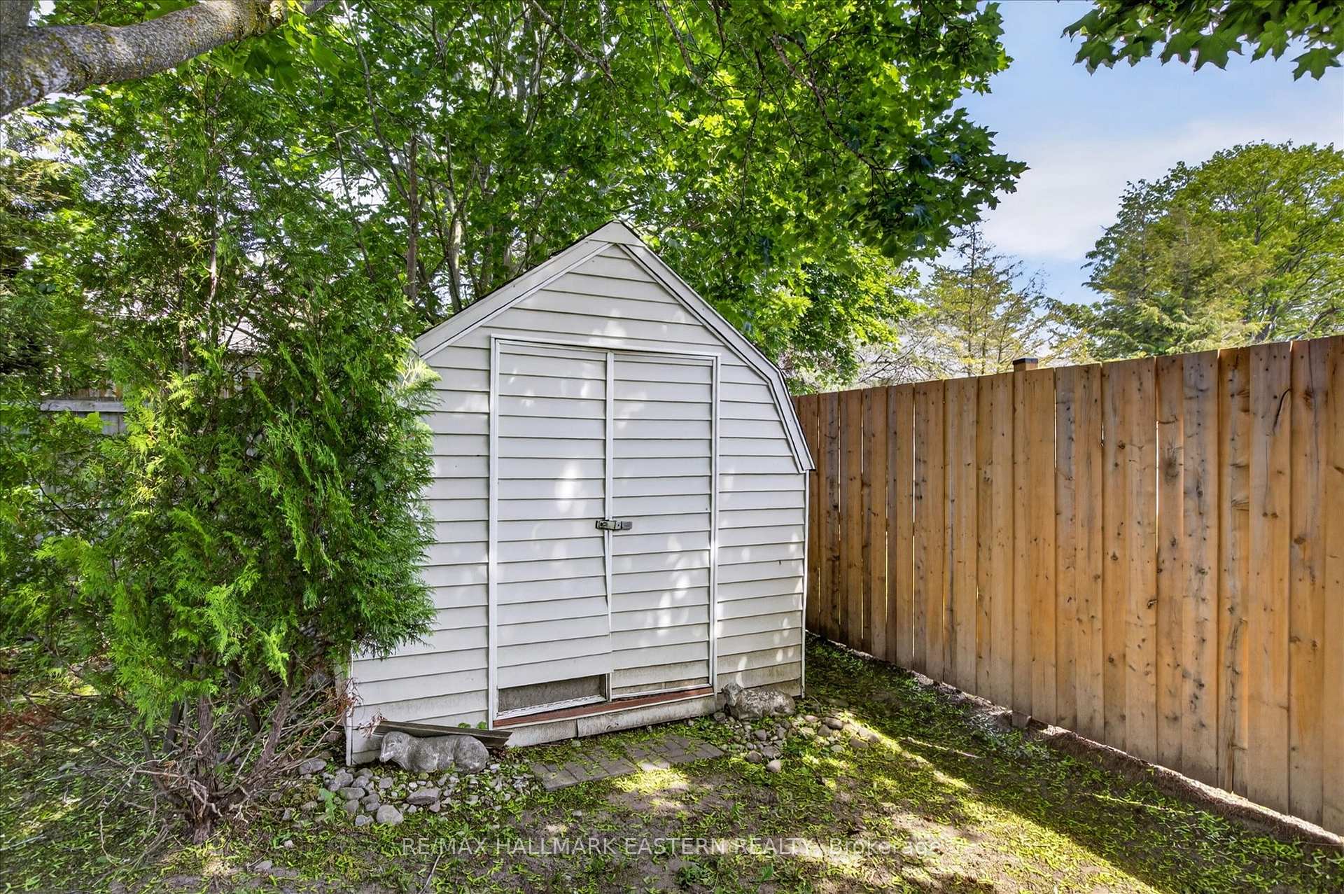 890 Chapel Road, Peterborough — photo 4 of 5