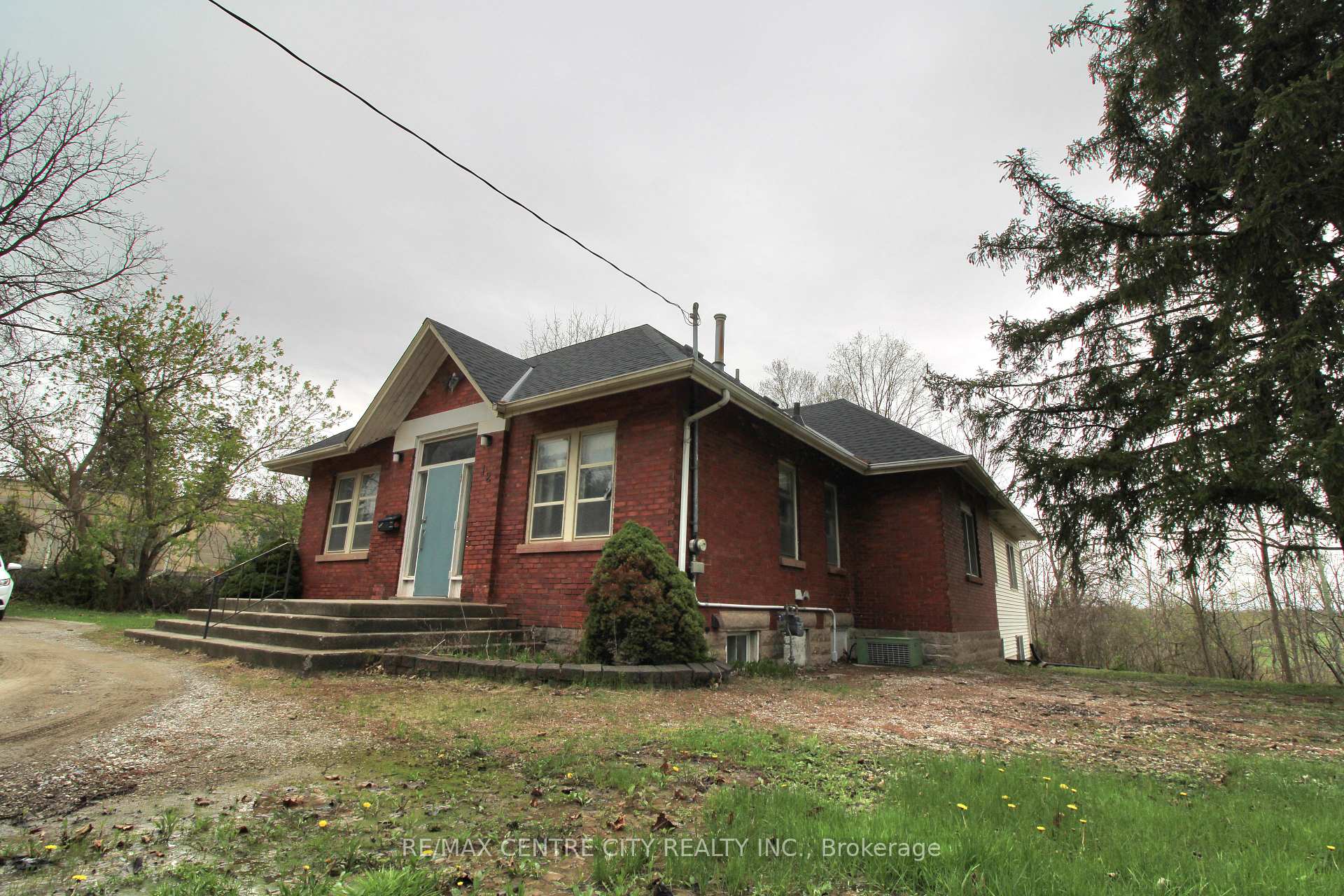 12 Chester Street, St. Thomas, ON N5R 1T8 — St. Thomas, Ontario