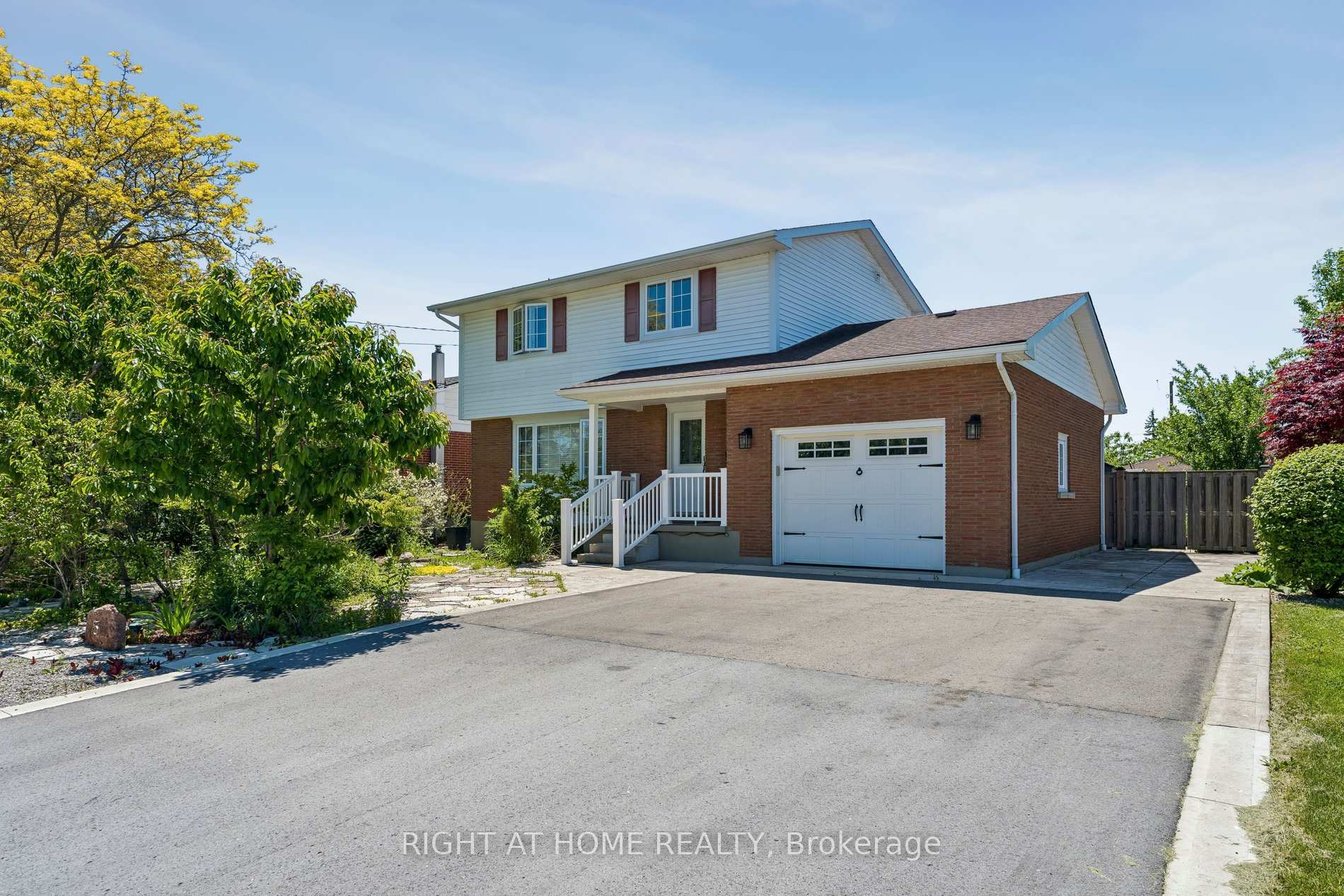 15 KING Street, Fort Erie, ON L2A 3Z3 — Fort Erie, Ontario