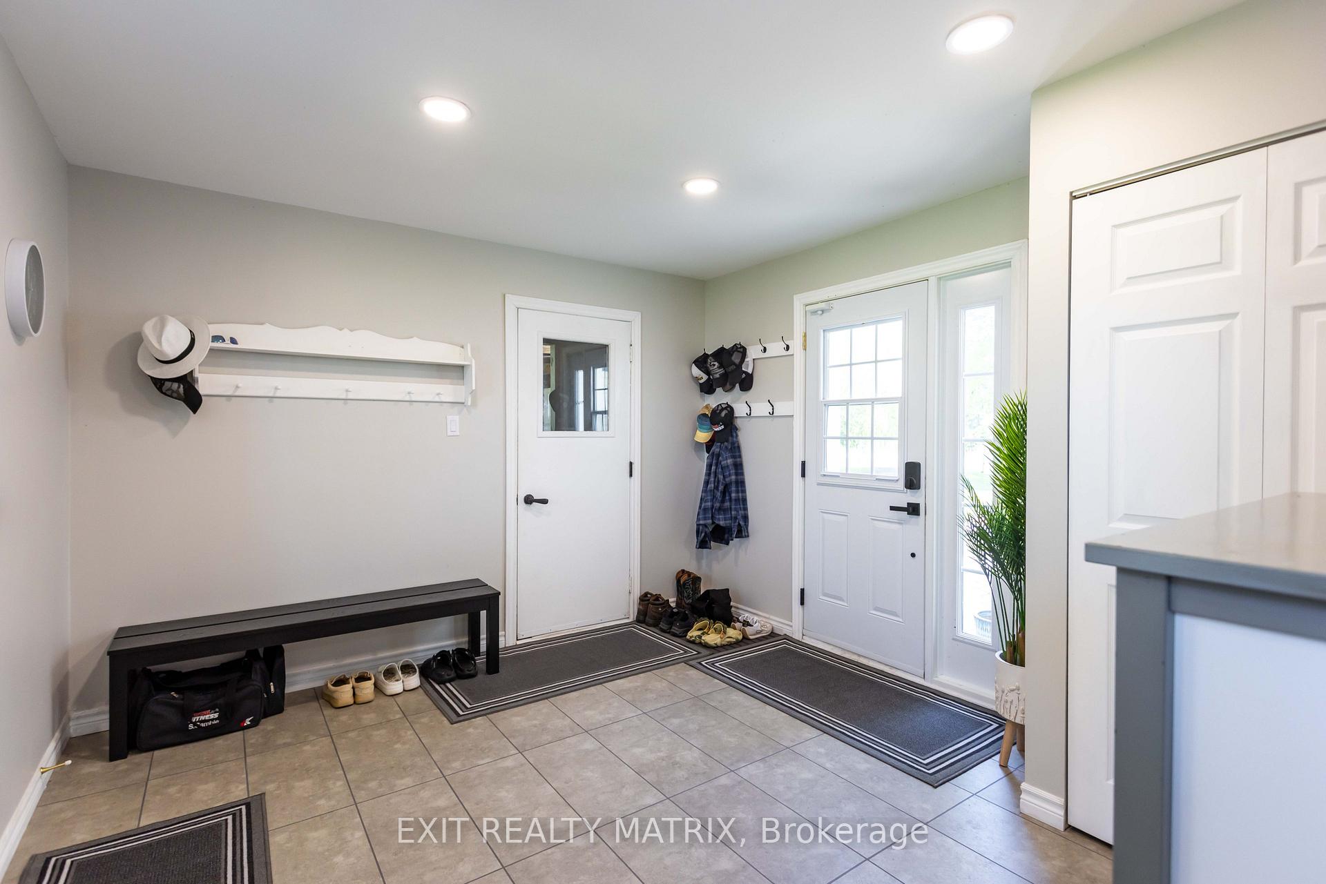 912 Eadie Road, Russell — photo 4 of 5