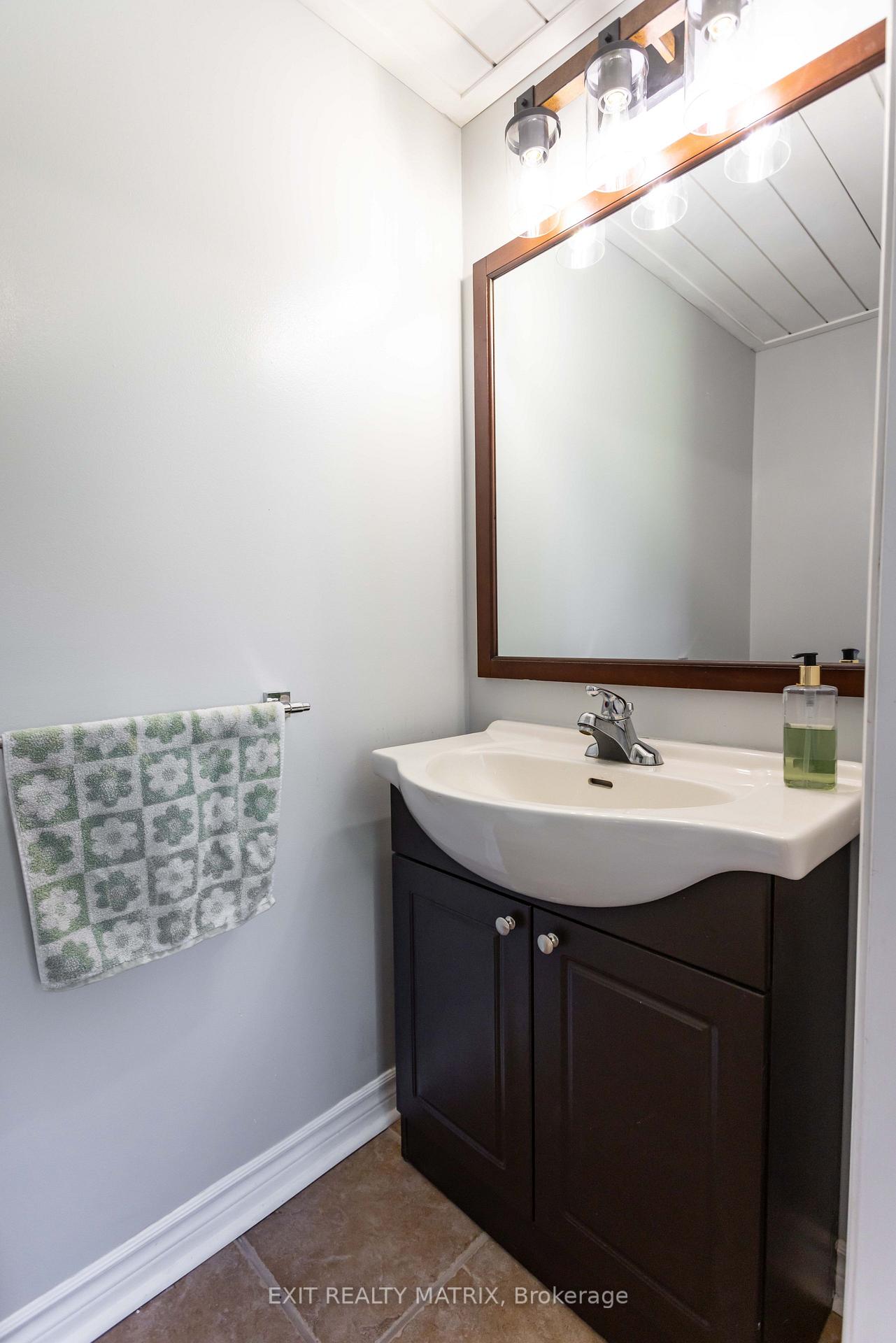 912 Eadie Road, Russell — photo 5 of 5