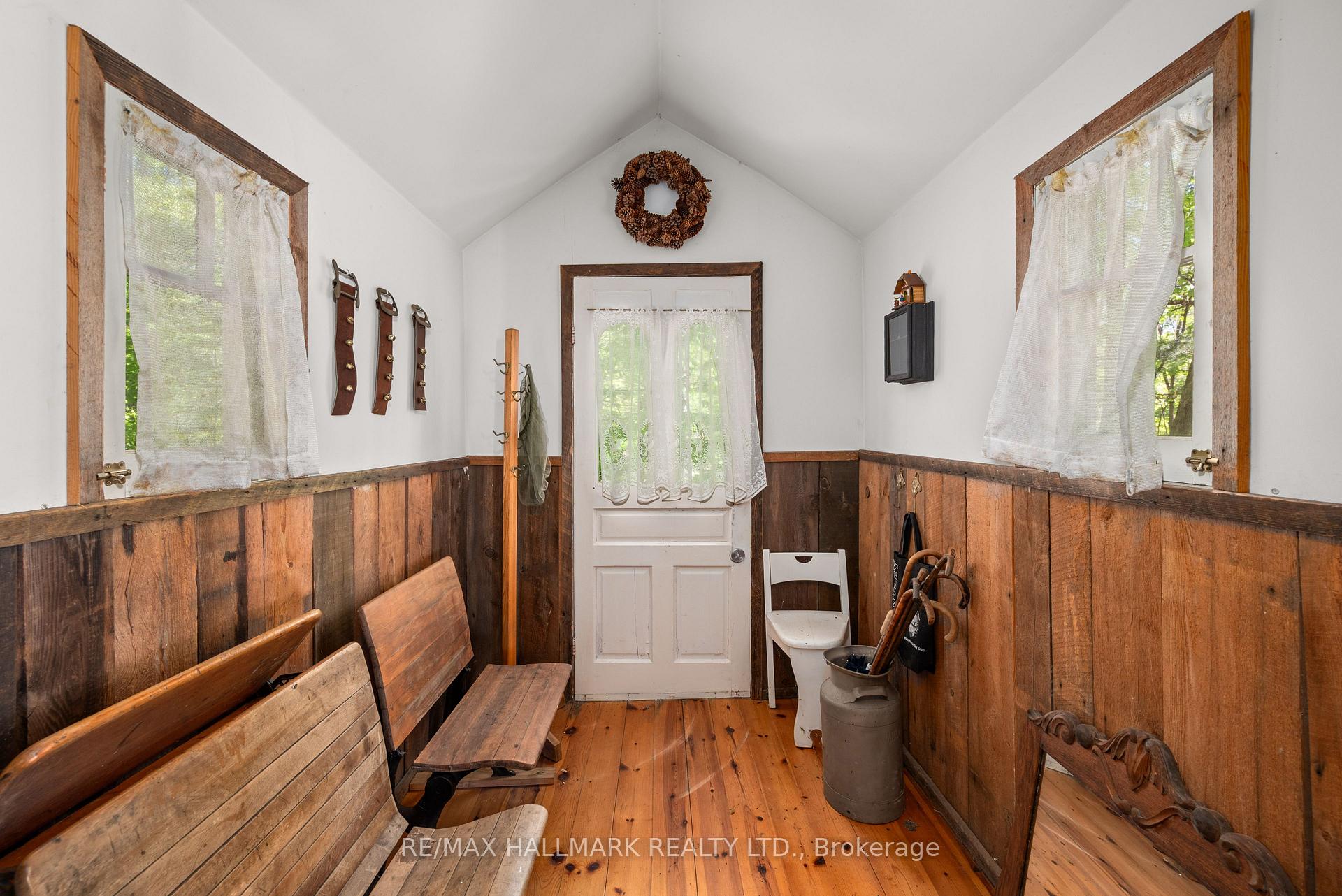 1005 Learners Lane, Minden Hills — photo 2 of 5