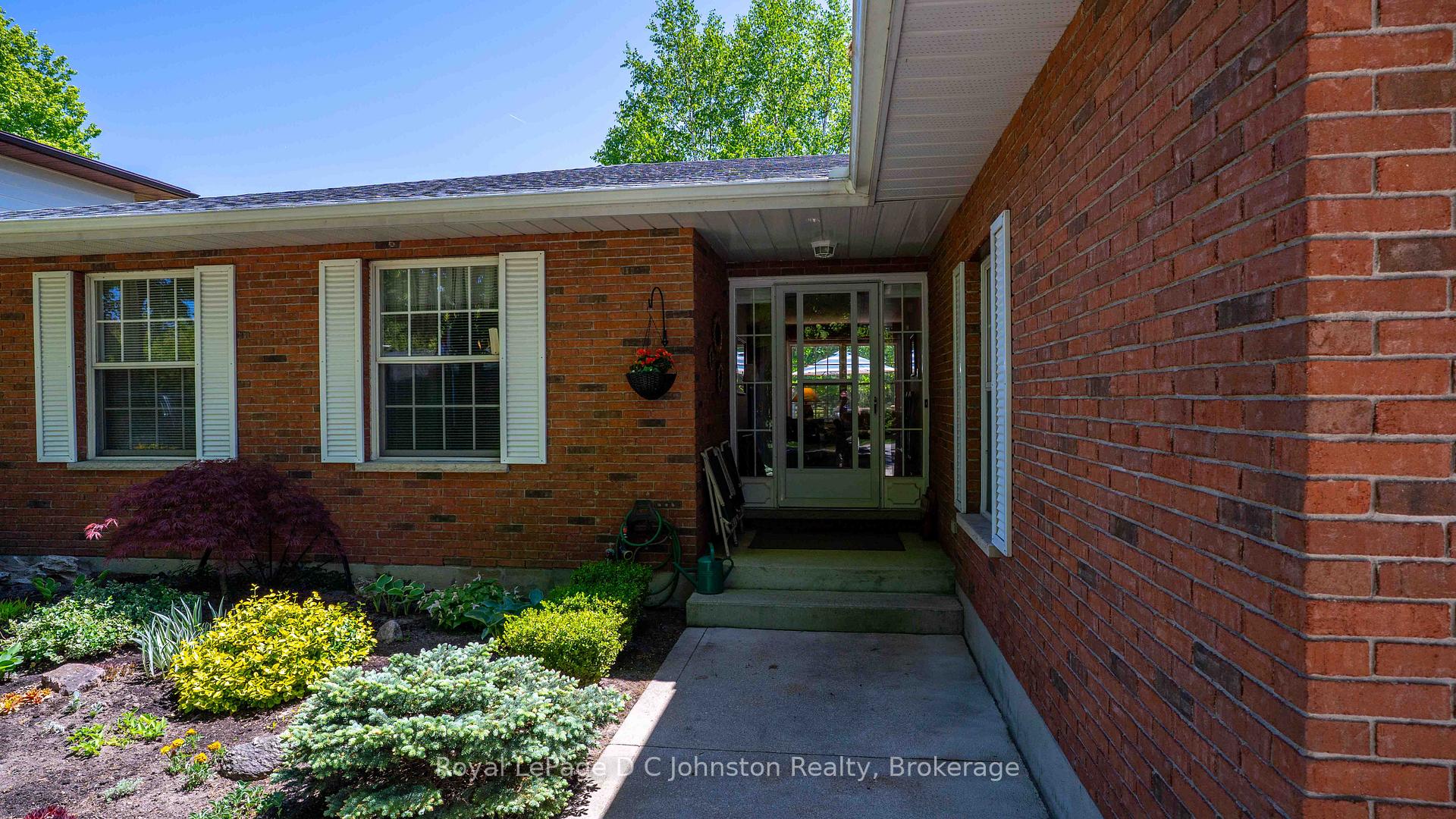 86 Breadalbane Street, Saugeen Shores — photo 3 of 5