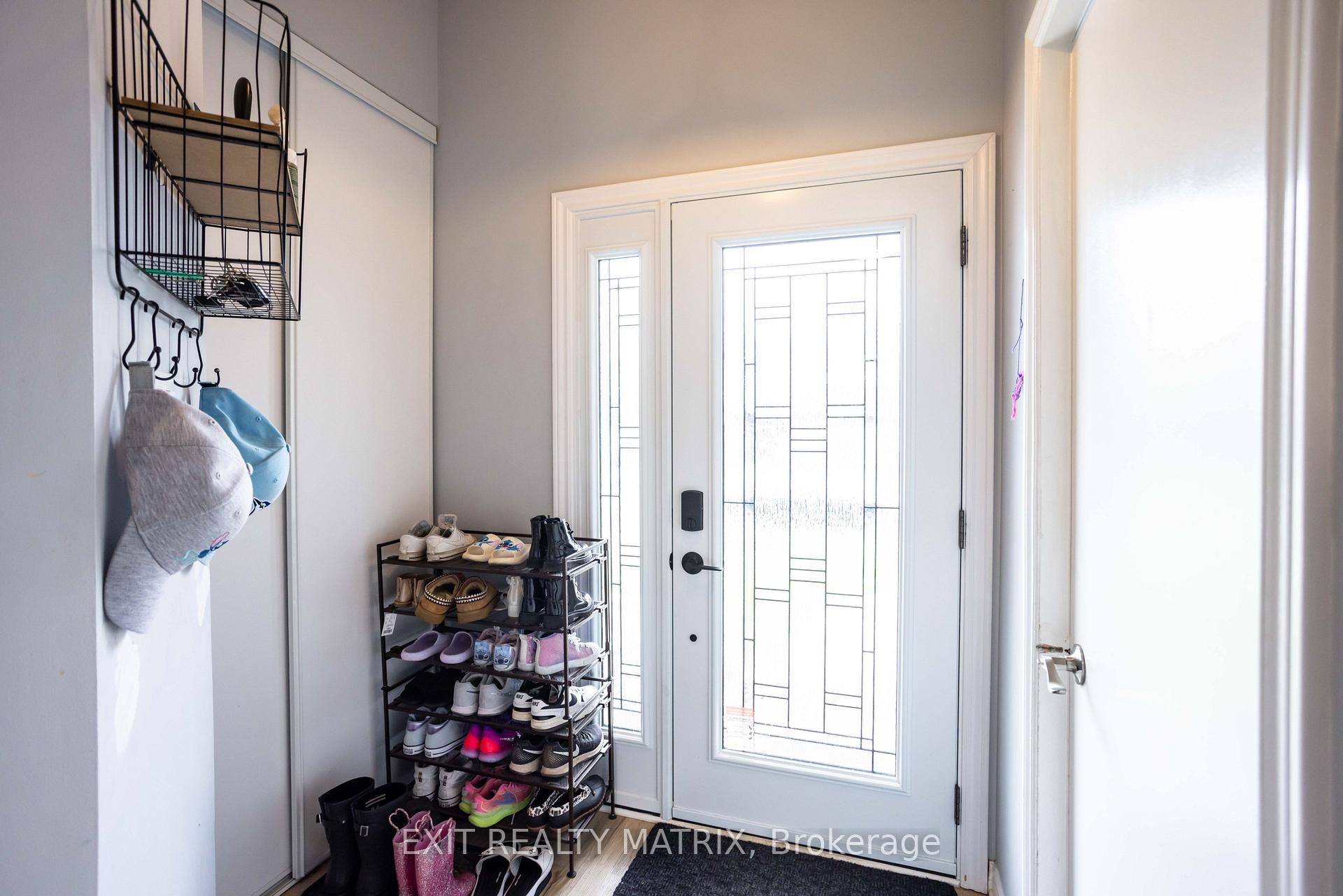 1523 Briarfield Crescent, Orleans - Cumberland and Area — photo 3 of 5