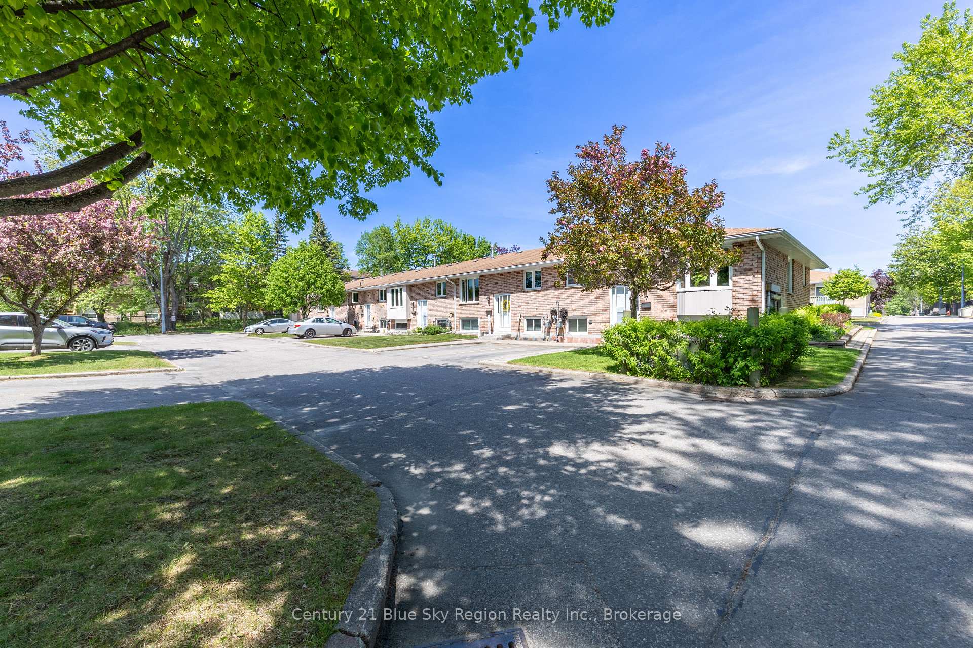 624 Lakeshore Drive, North Bay — photo 2 of 5