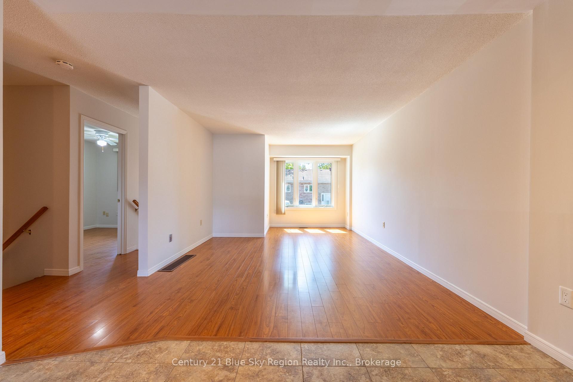 624 Lakeshore Drive, North Bay — photo 5 of 5