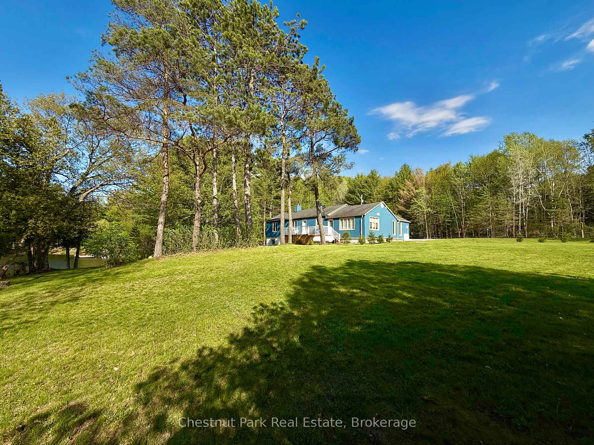 9211 118 Highway, Minden Hills — photo 2 of 5