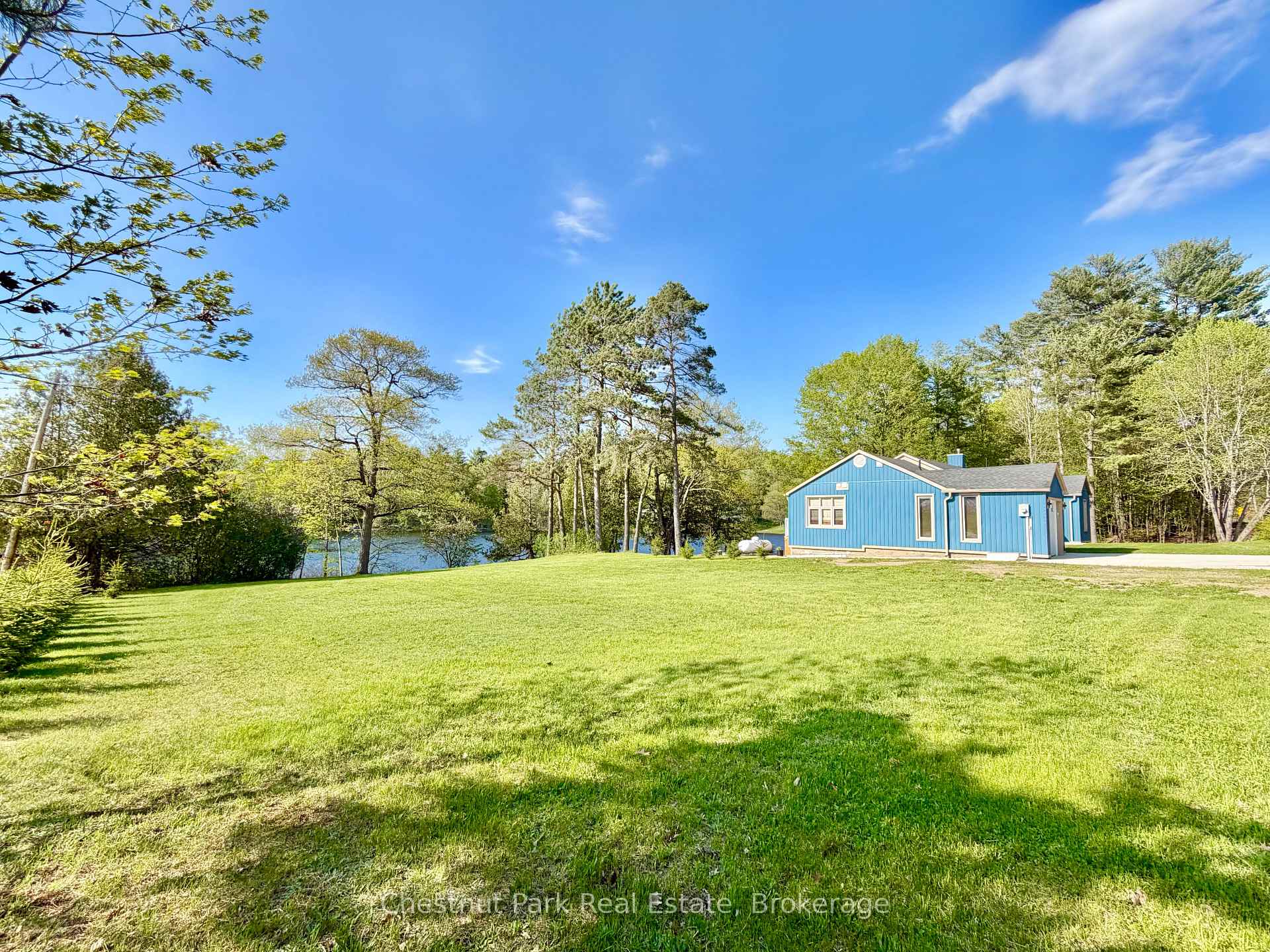 9211 118 Highway, Minden Hills — photo 3 of 5