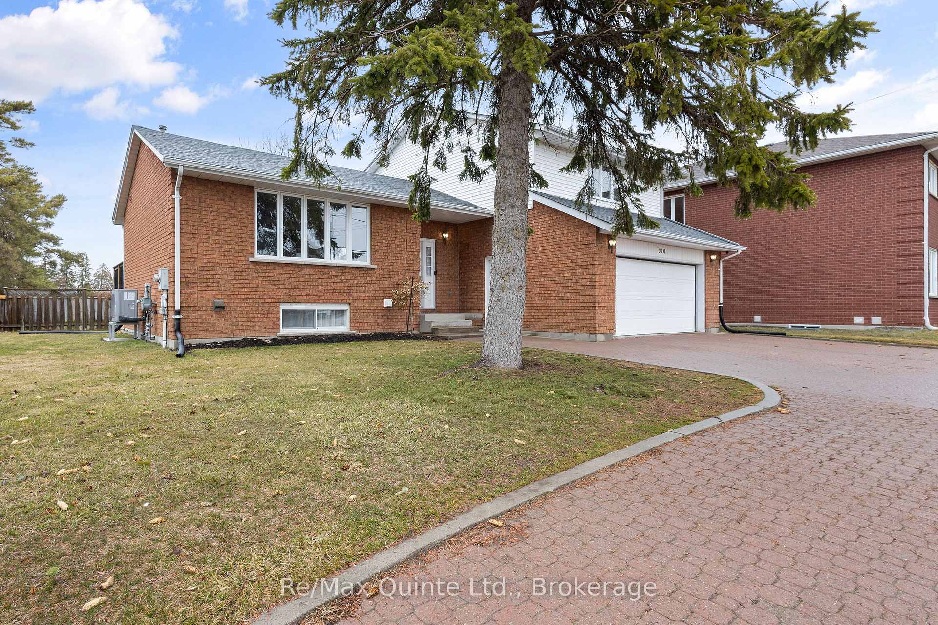 310 Bridge Street W, Belleville — photo 2 of 5
