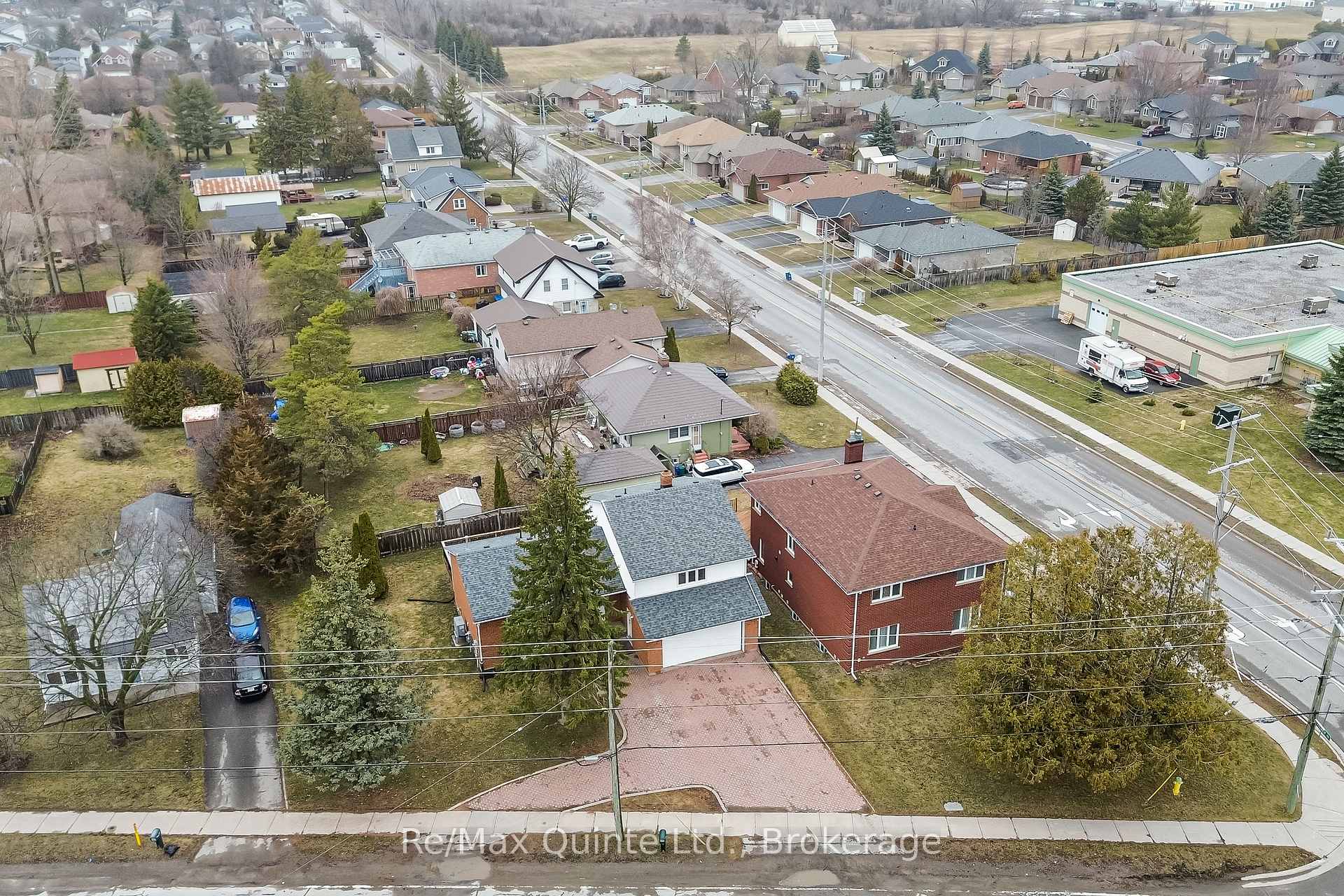 310 Bridge Street W, Belleville — photo 4 of 5