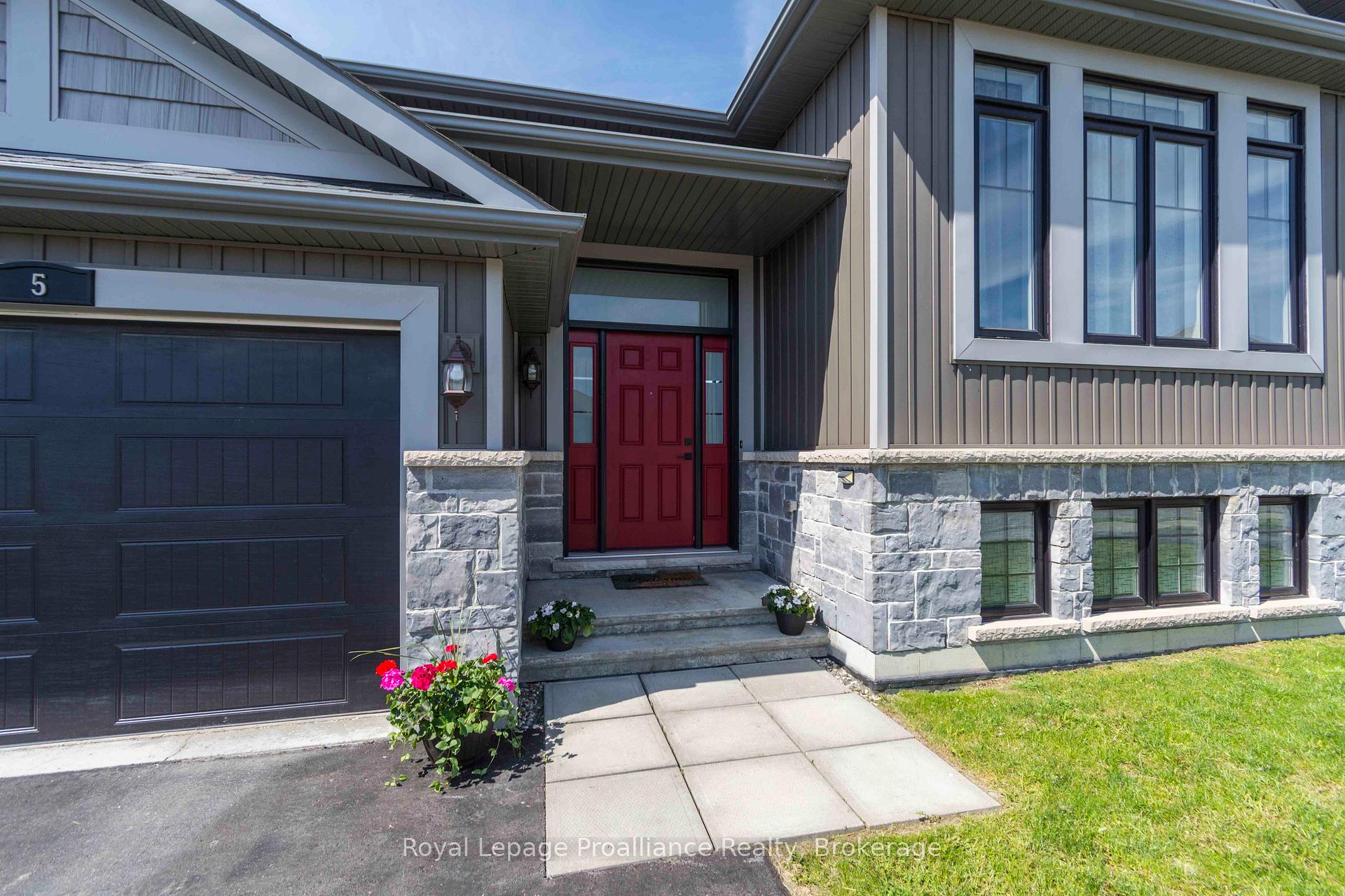 5 Walnut Drive, Belleville — photo 2 of 5
