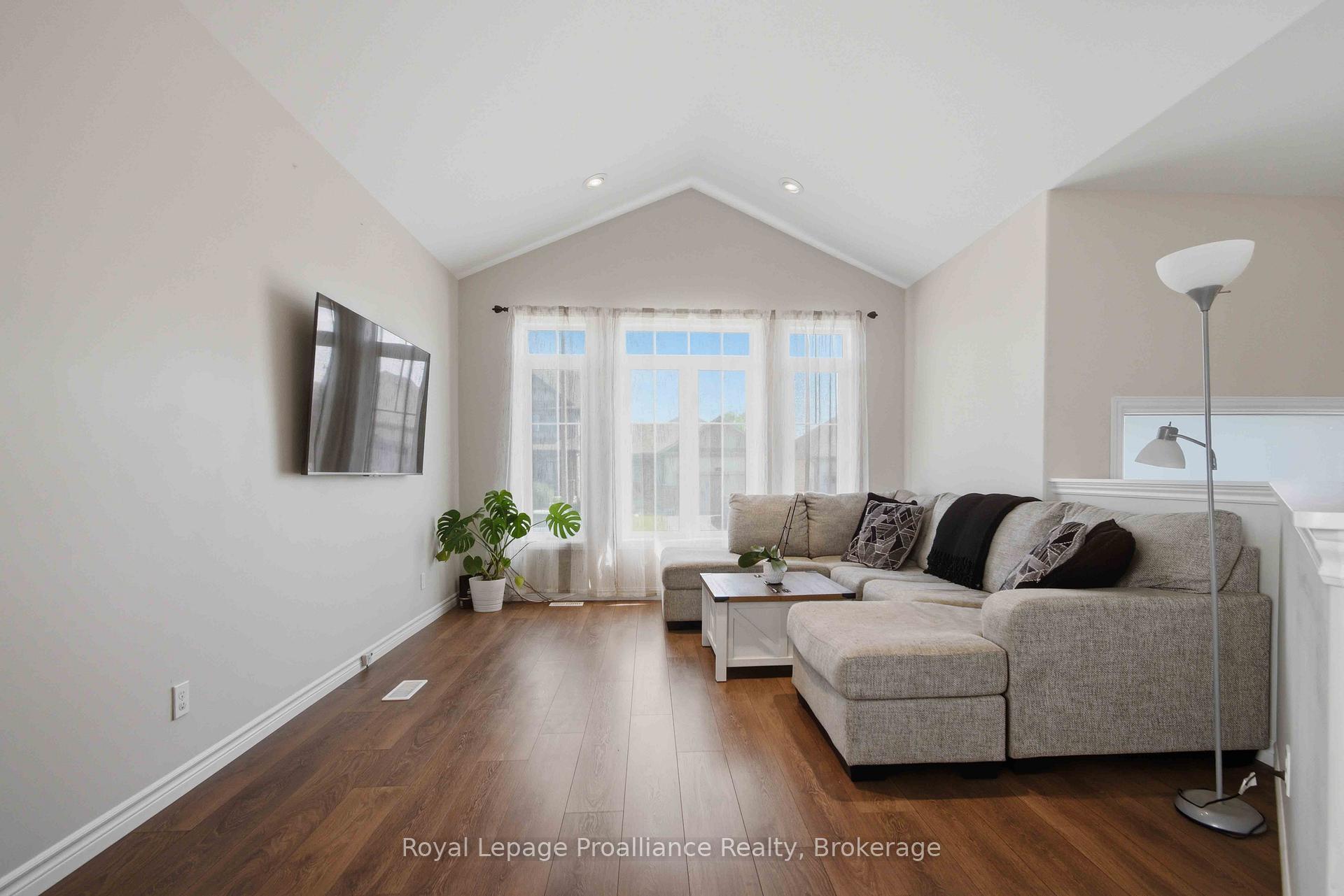5 Walnut Drive, Belleville — photo 4 of 5
