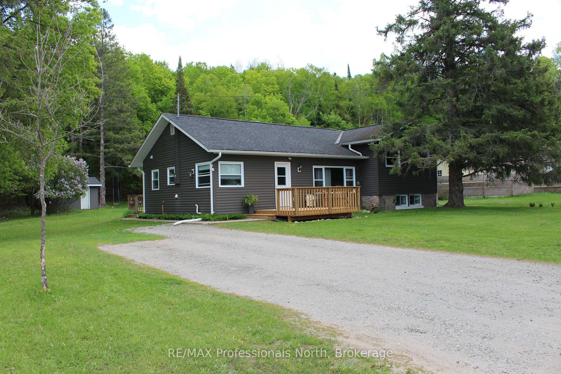 7180 Gelert Road, Dysart et al — photo 3 of 5