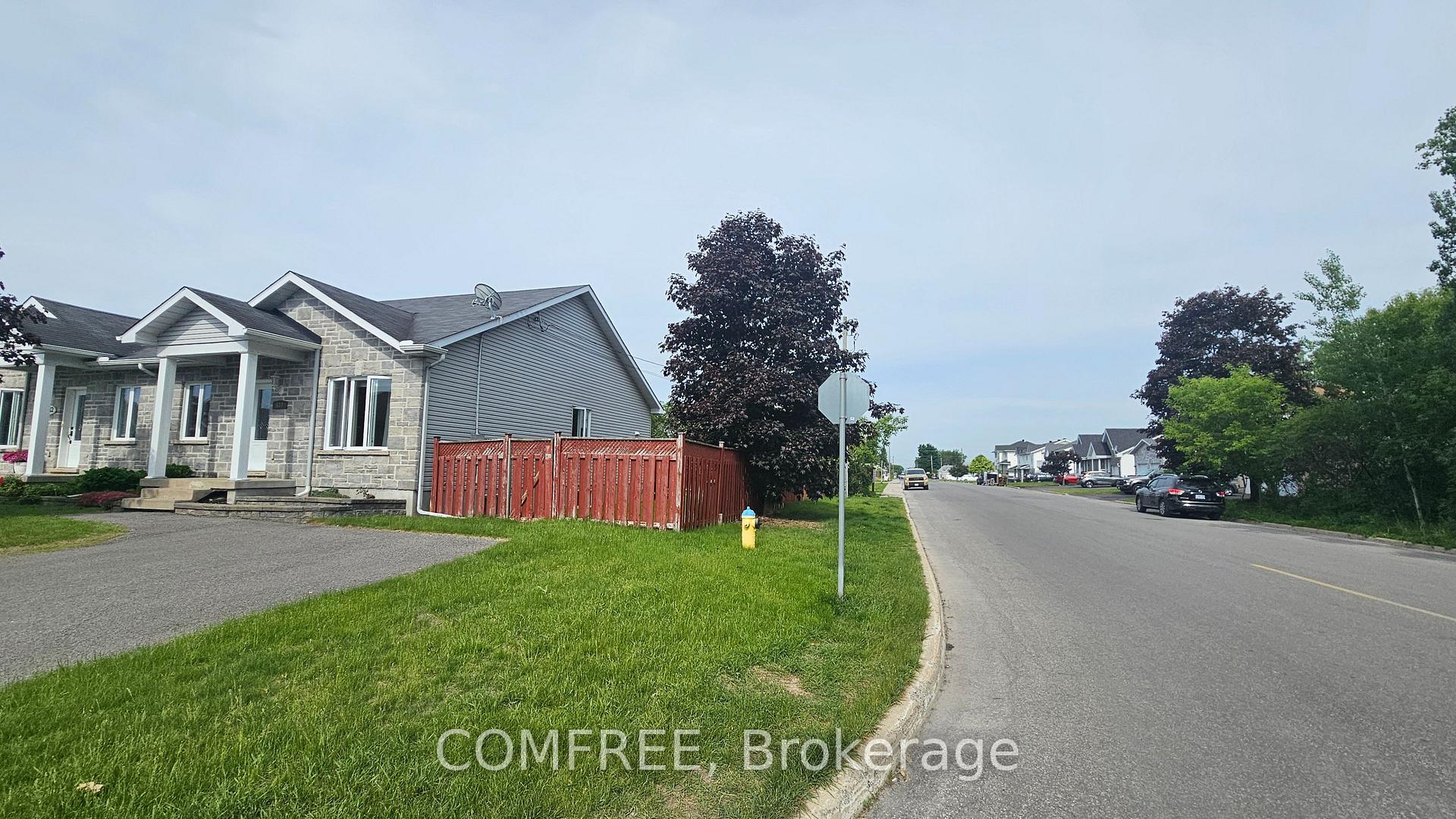 410 Marc Andre Street, Hawkesbury — photo 2 of 5