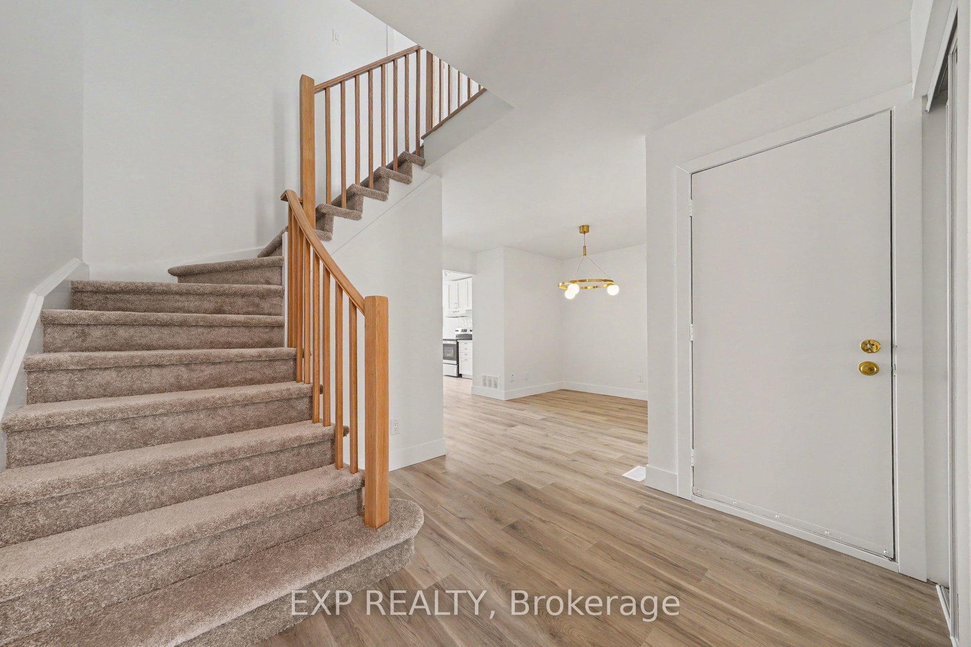 2043 Sunland Drive, Orleans - Cumberland and Area — photo 3 of 5
