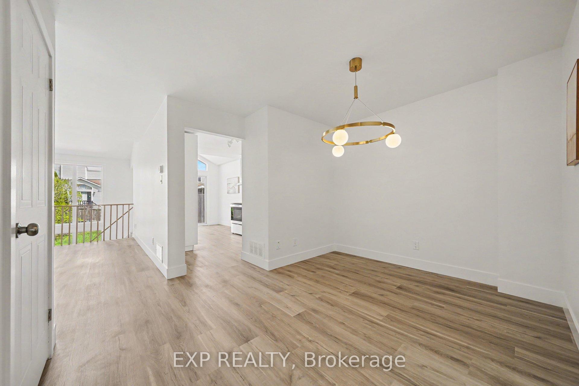 2043 Sunland Drive, Orleans - Cumberland and Area — photo 4 of 5