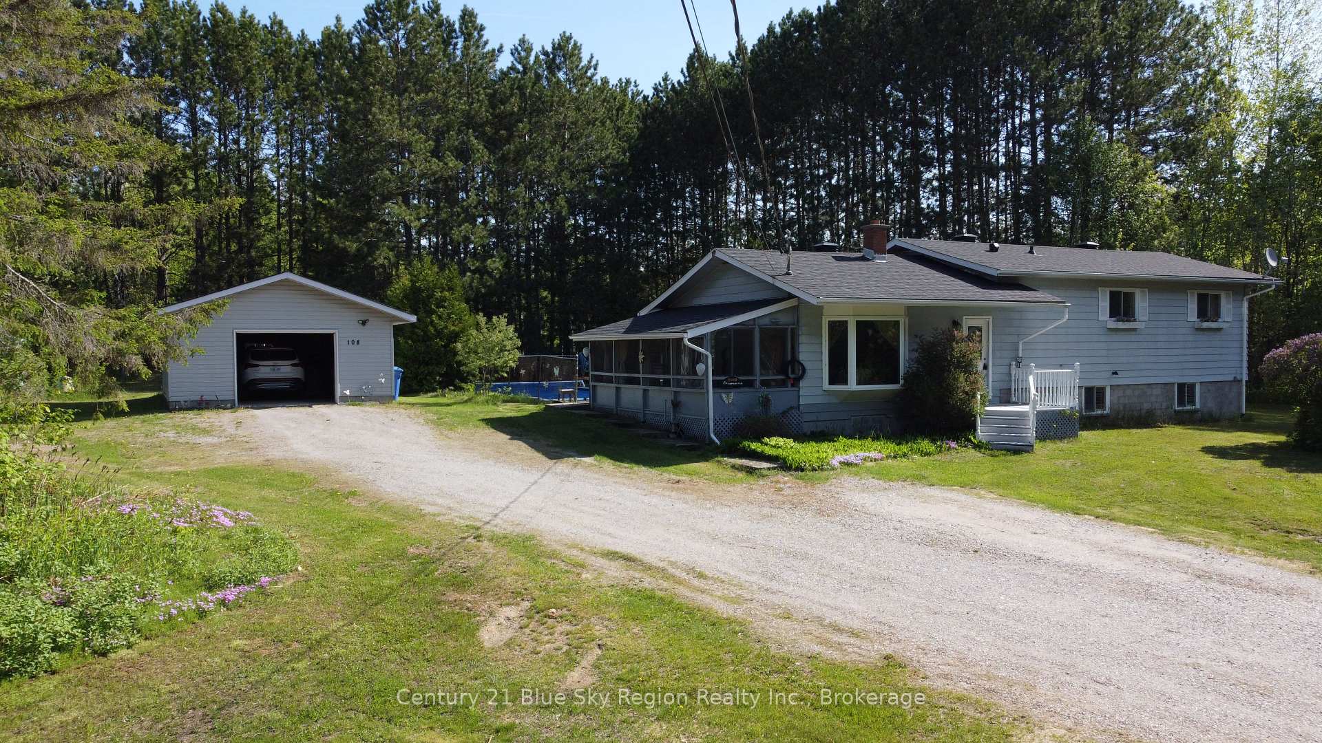 108 Dalys Road, North Bay — photo 2 of 5