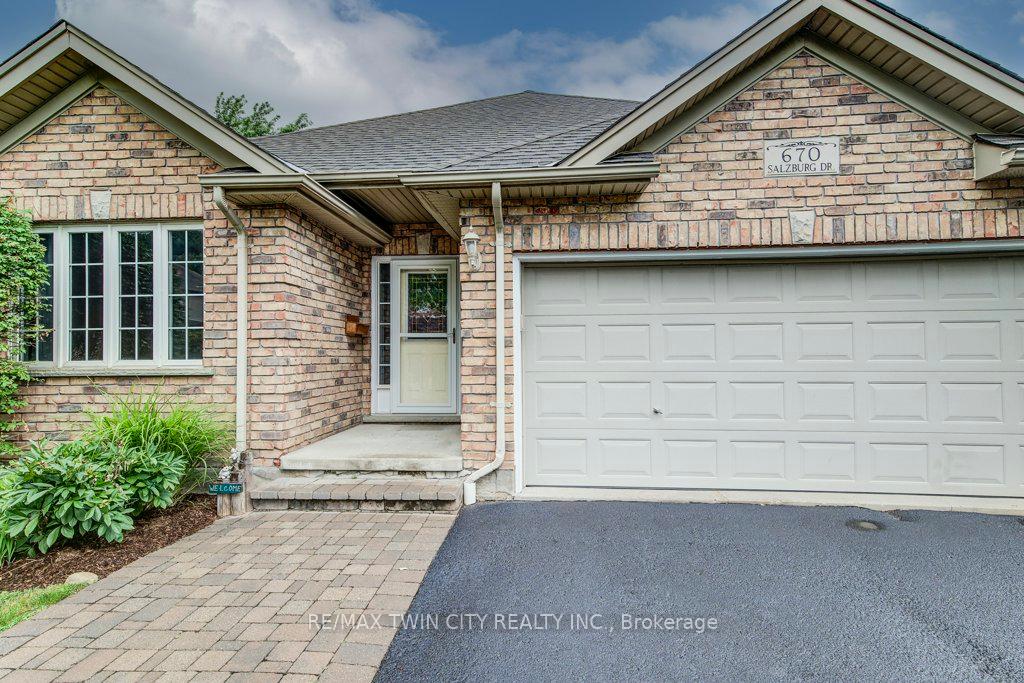670 Salzburg Drive, Waterloo — photo 5 of 5