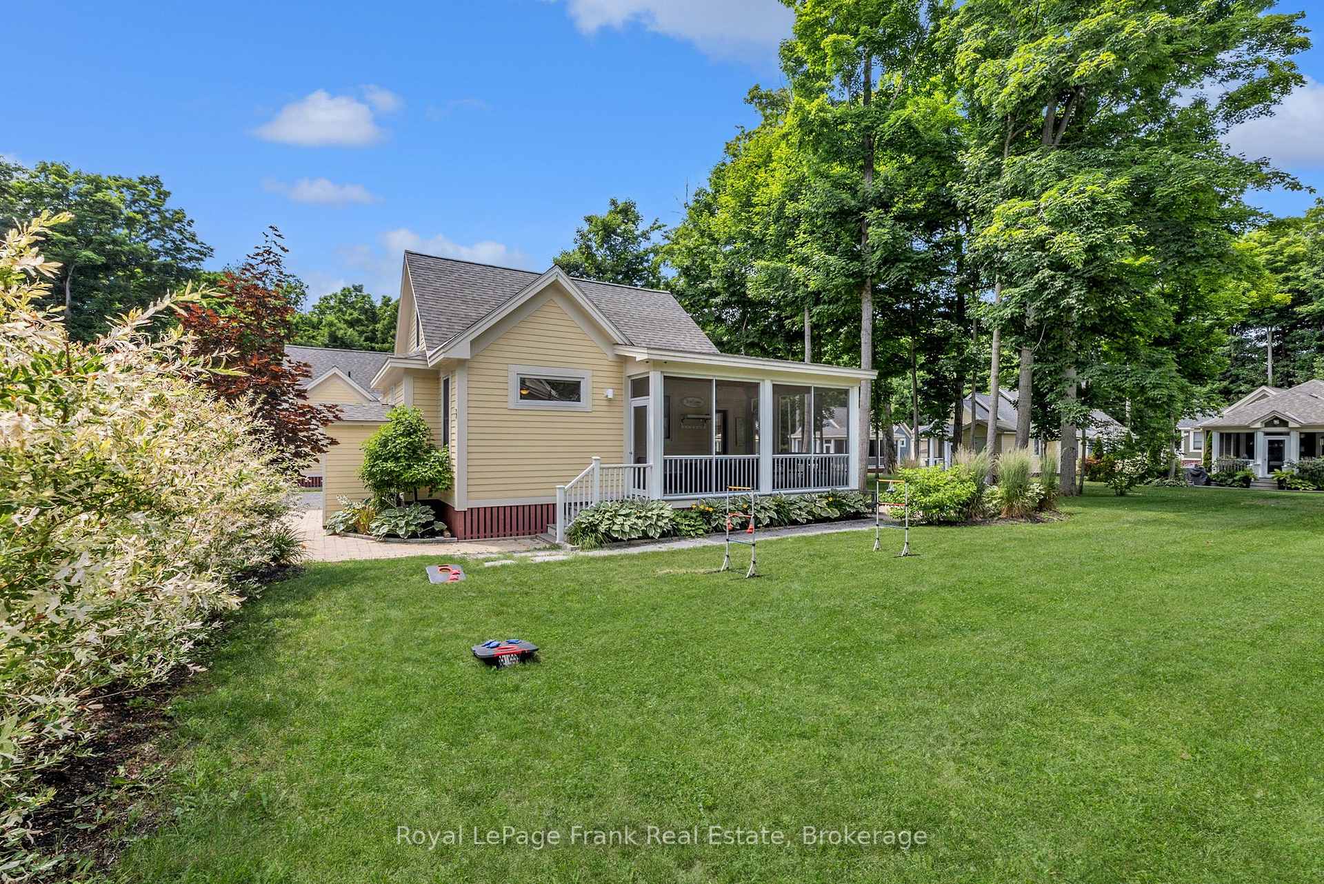 23 Hollow Lane 212, Prince Edward County — photo 3 of 5