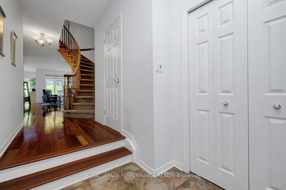 167 Duntroon Circle, Hunt Club - South Keys and Area — photo 2 of 5