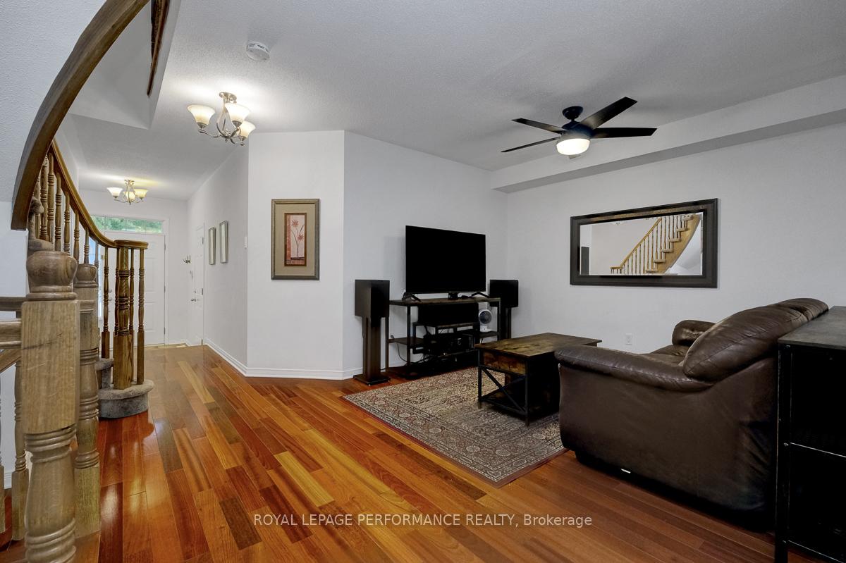 167 Duntroon Circle, Hunt Club - South Keys and Area — photo 4 of 5