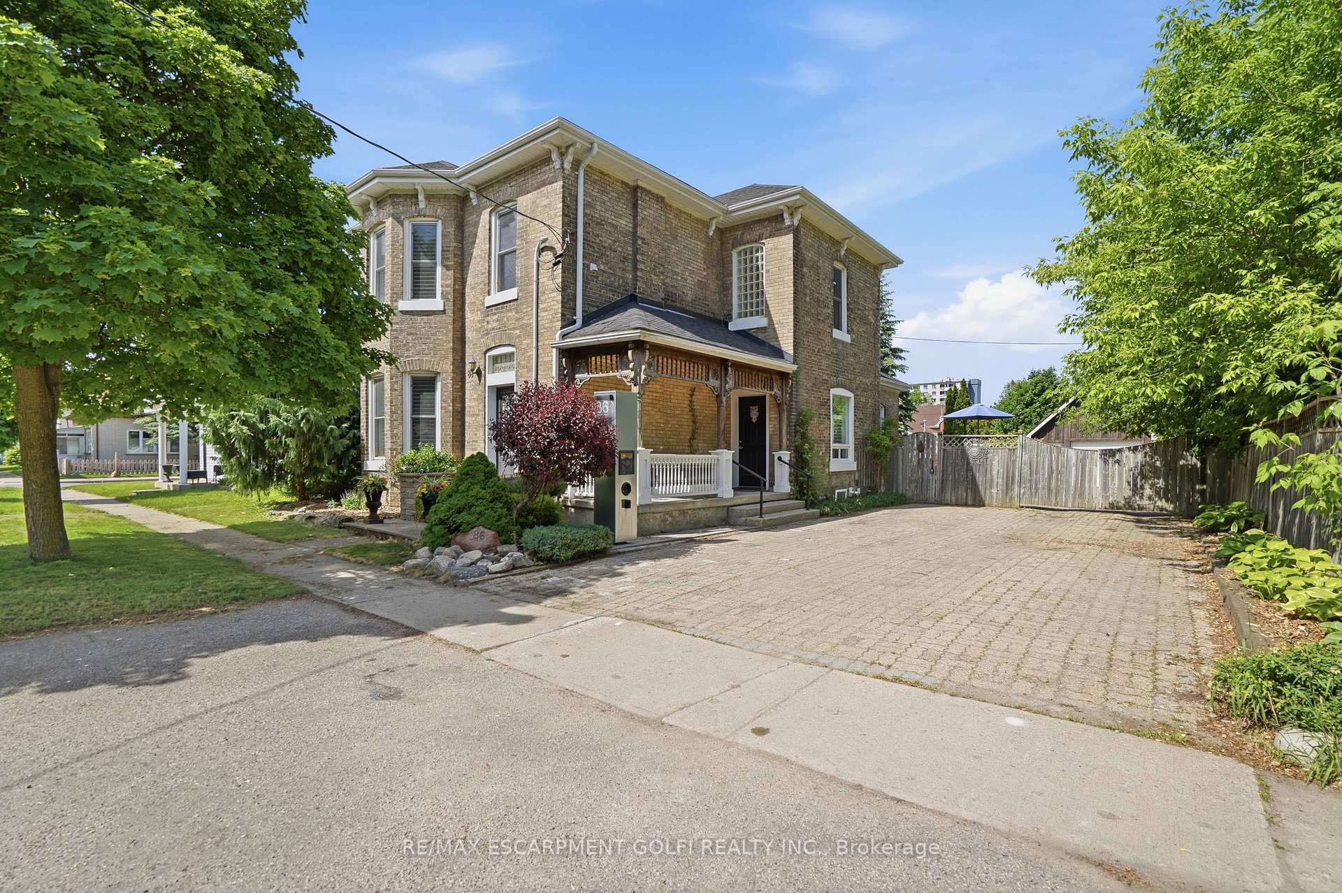 86 Oak Street, Brantford, ON N3T 2B3 — Brantford, Ontario