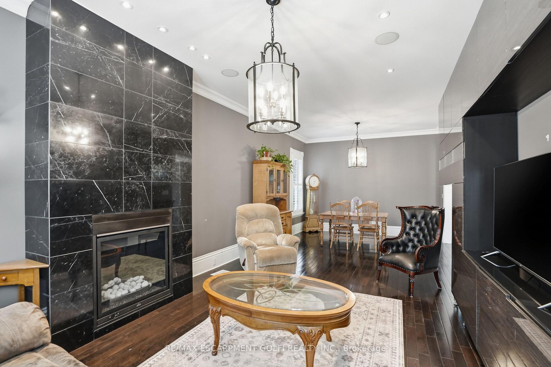 86 Oak Street, Brantford — photo 4 of 5