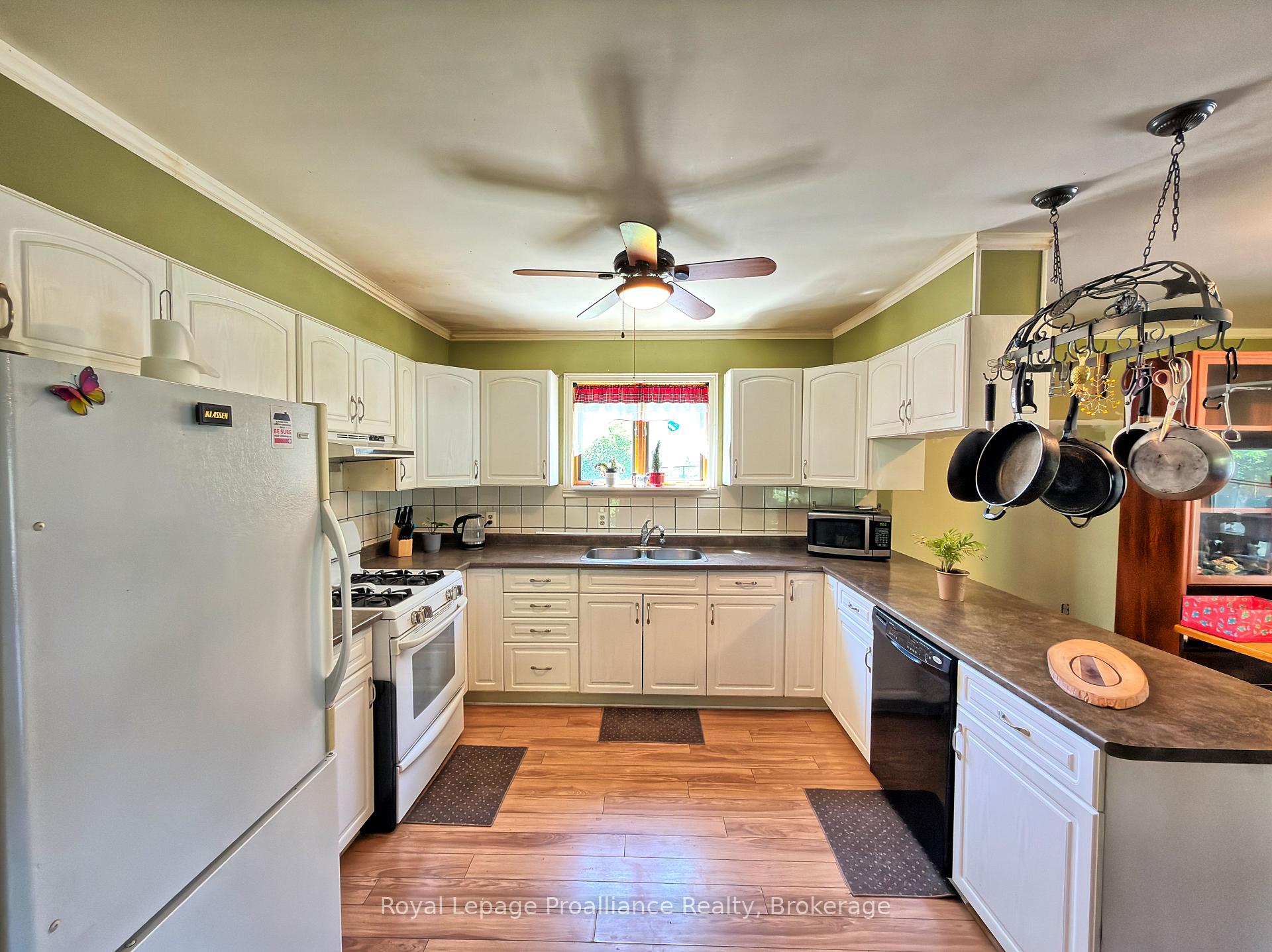 144 Wellington Street, Madoc — photo 4 of 5