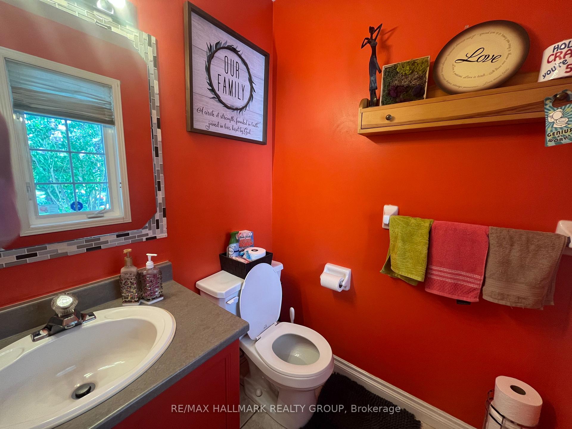 827 Como Crescent, Orleans - Cumberland and Area — photo 5 of 5