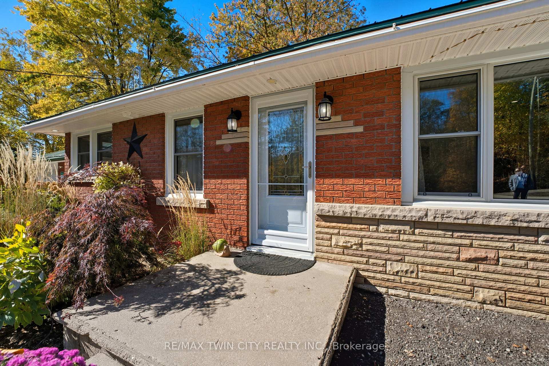 1822 Spragues Road, North Dumfries — photo 5 of 5