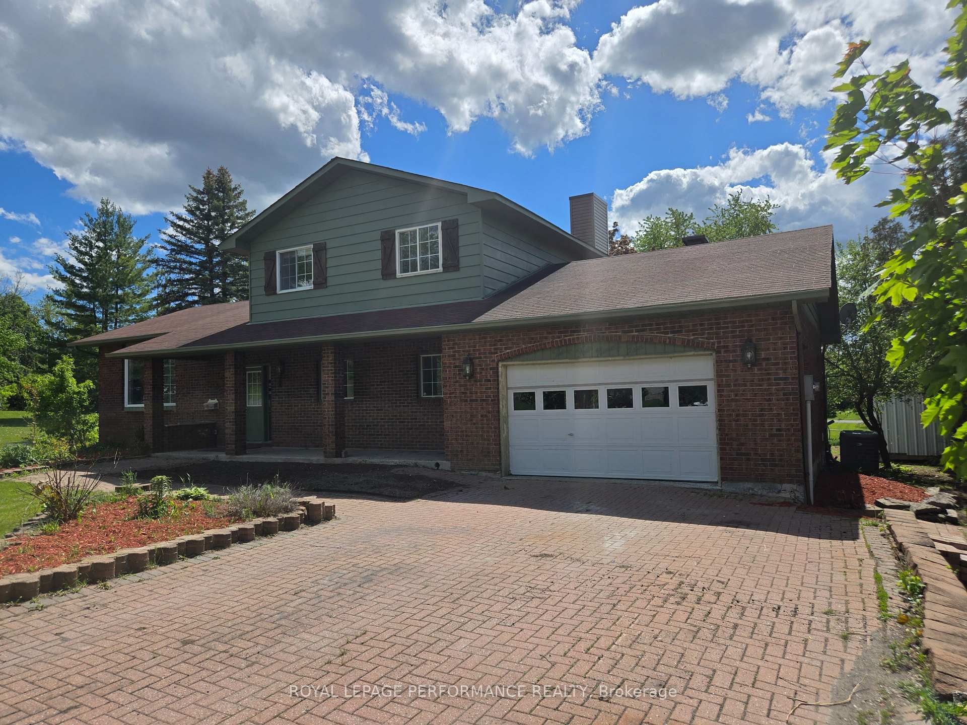 3494 Marydale Avenue, South Stormont — photo 2 of 5