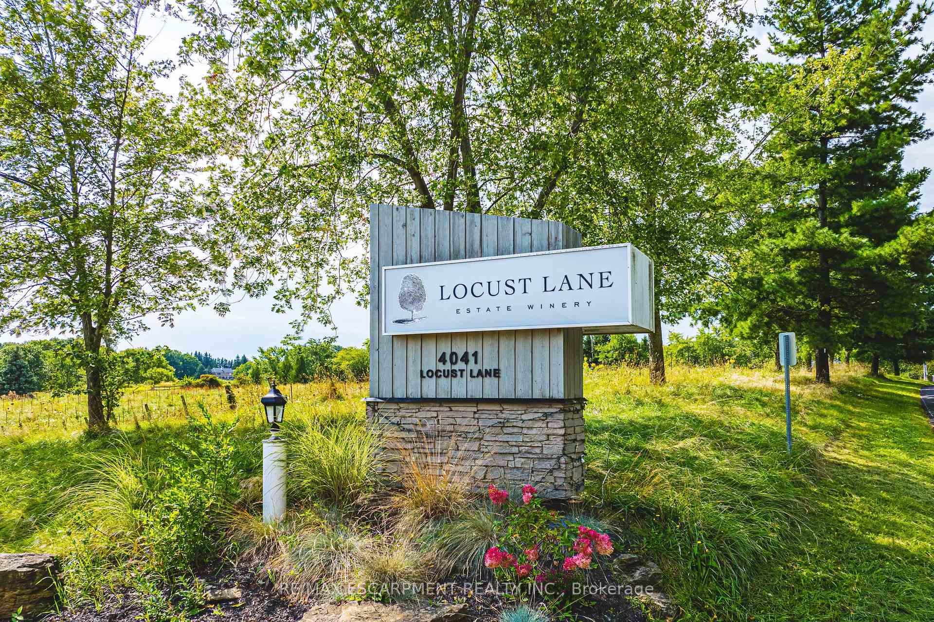 4041 Locust Lane, Lincoln — photo 2 of 5