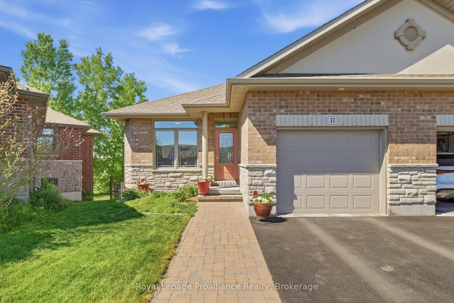 17 Hanover Court, Belleville — photo 2 of 5