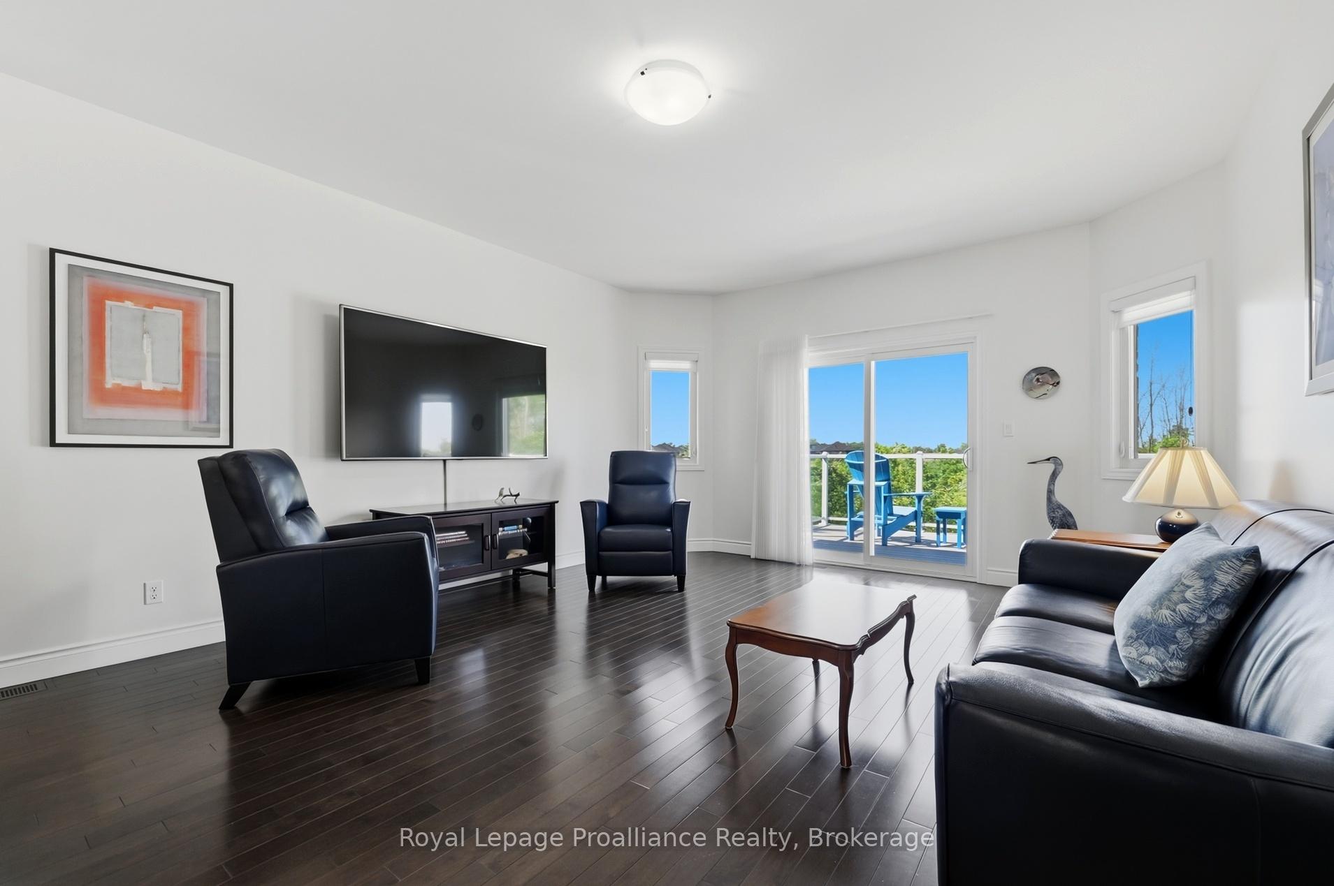 17 Hanover Court, Belleville — photo 5 of 5