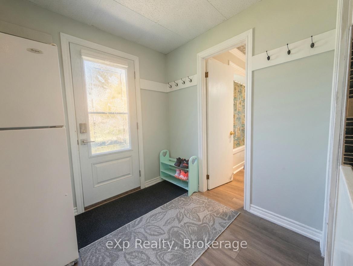 240 Bay Street, Saugeen Shores — photo 4 of 5