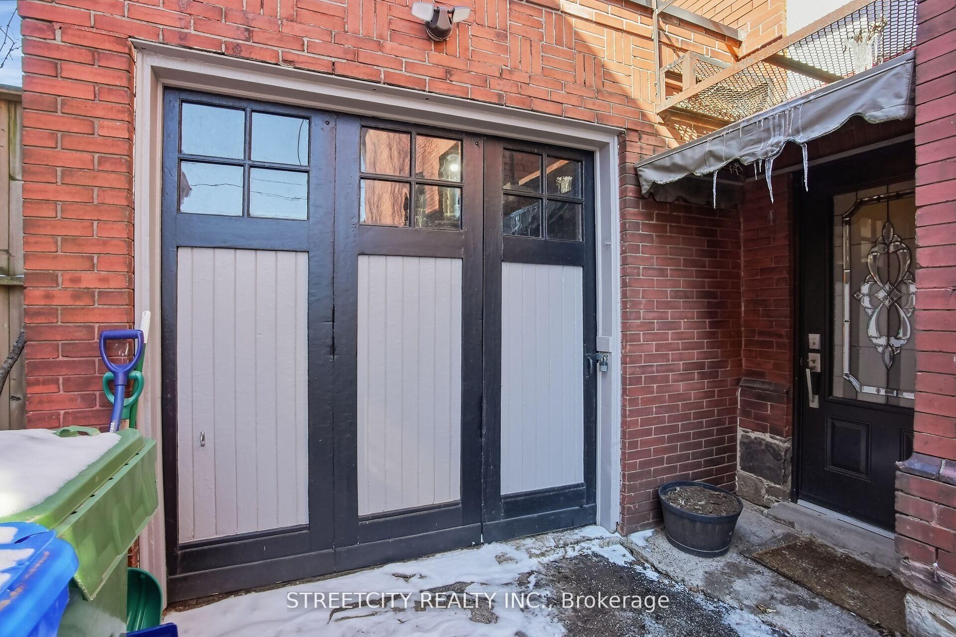 24 HINCKS Street, St. Thomas — photo 3 of 5