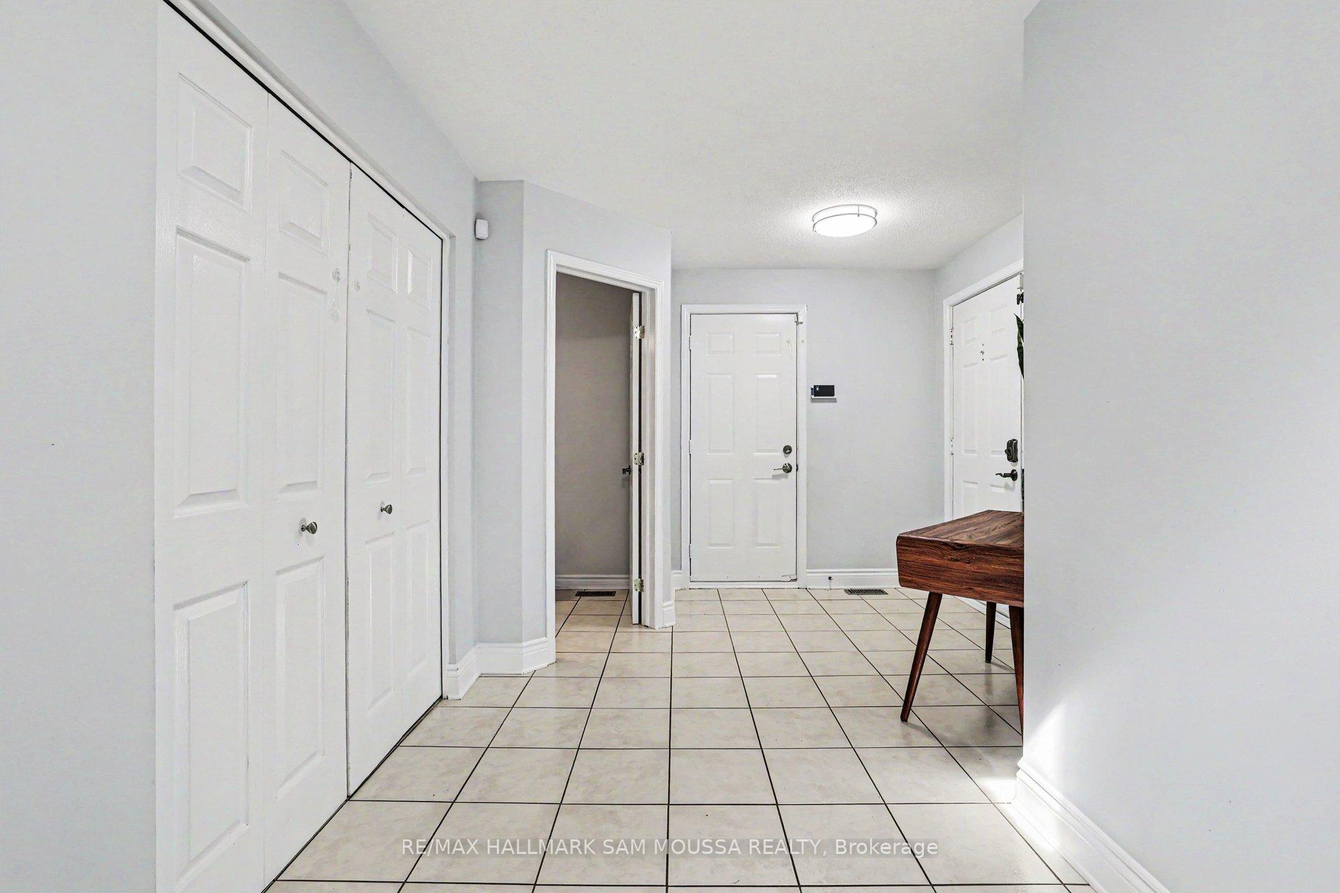 73 Malhotra Court, Hunt Club - Windsor Park Village and Area — photo 5 of 5