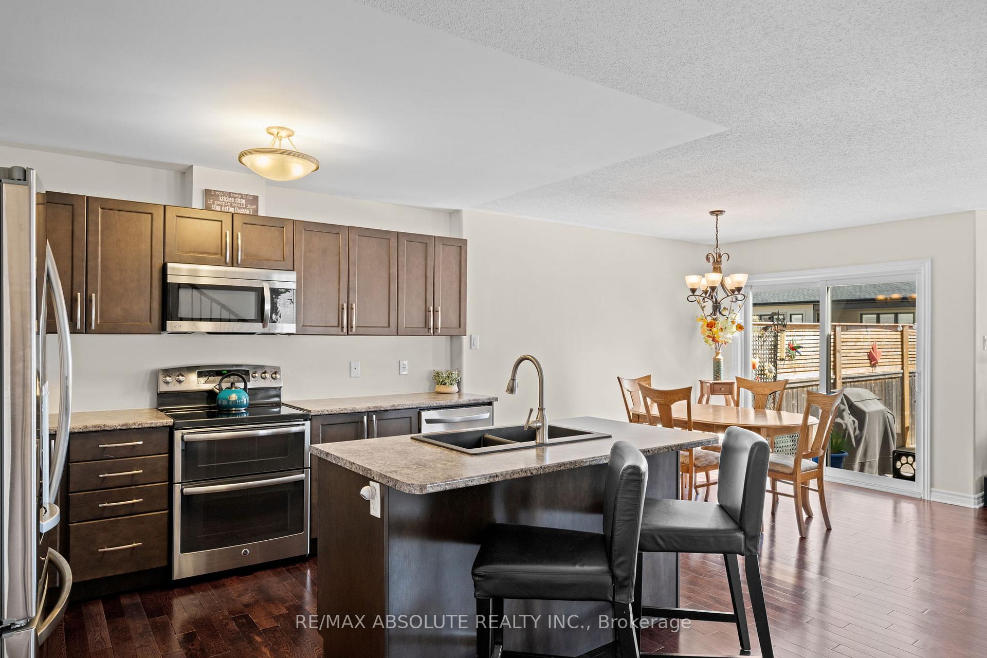 17 Allan Bond Court, Arnprior — photo 4 of 5