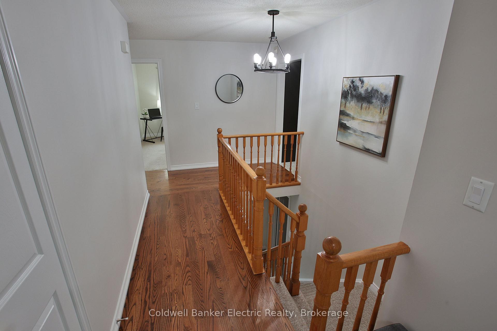 1830 Stratton Avenue, Peterborough — photo 4 of 5