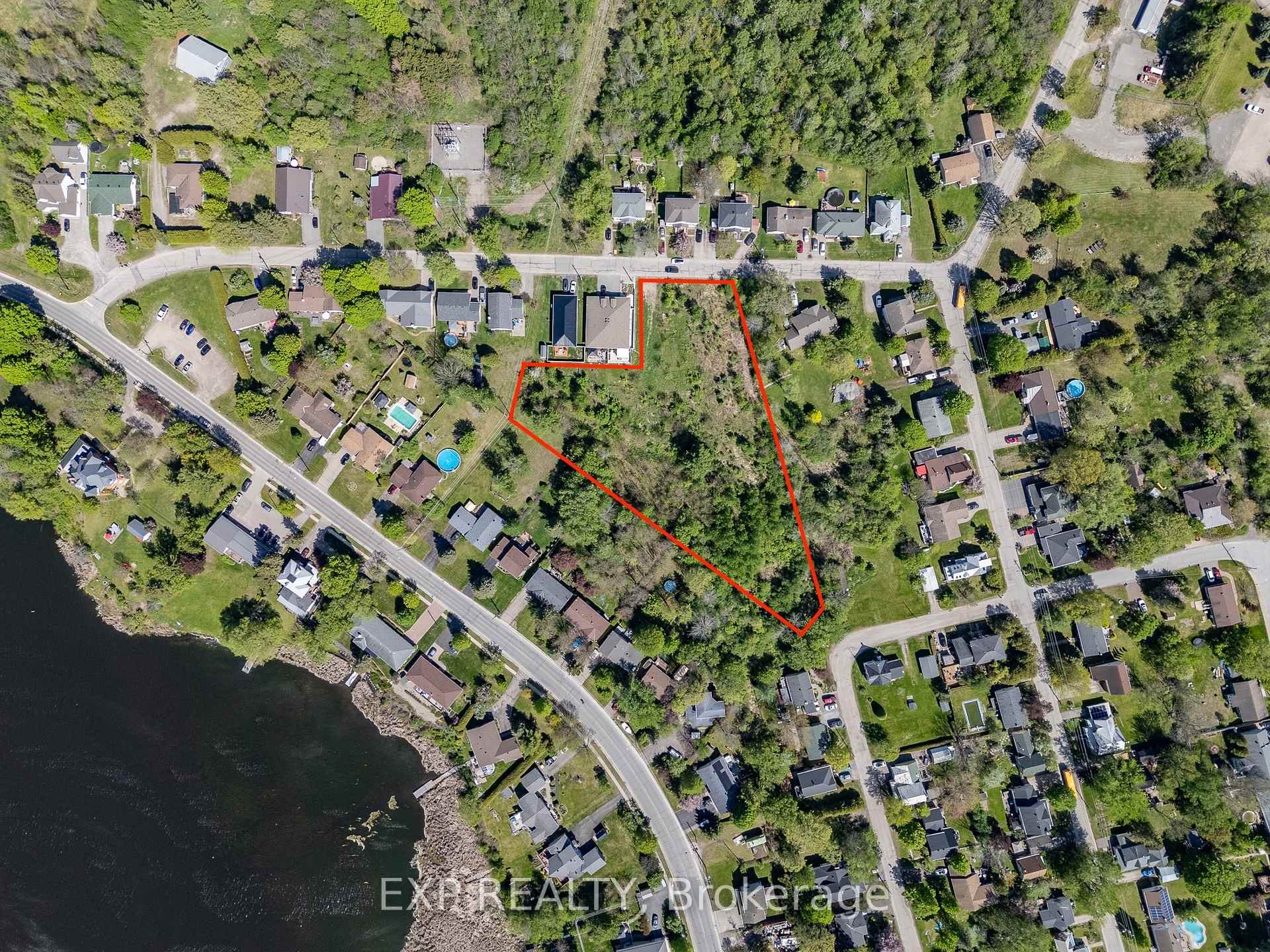 160 Charlotte Street, Merrickville-Wolford — photo 2 of 5