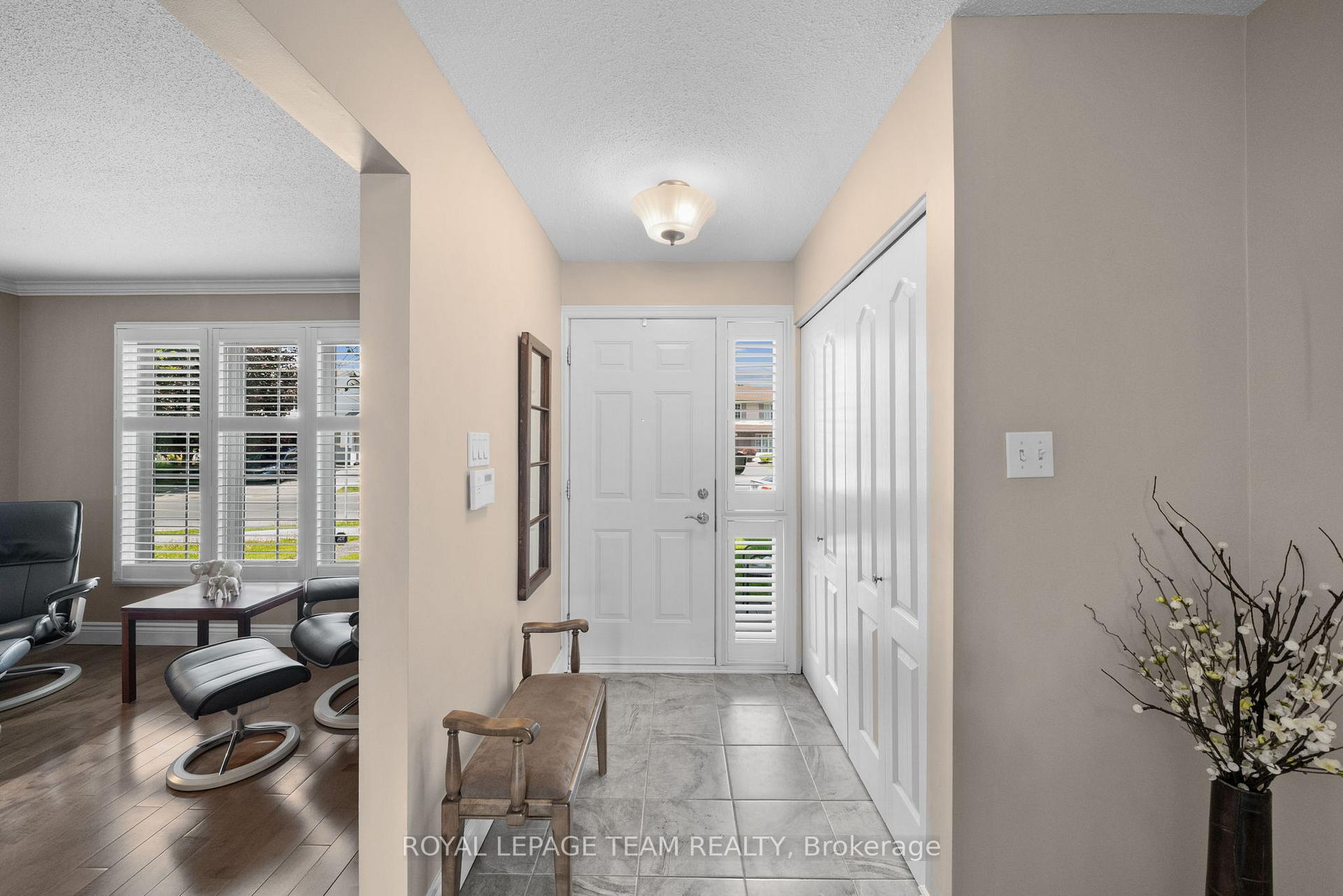 3322 Southgate Road, Hunt Club - South Keys and Area — photo 4 of 5