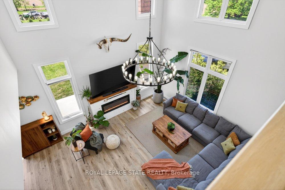 4286 Victoria Avenue, Lincoln — photo 3 of 5