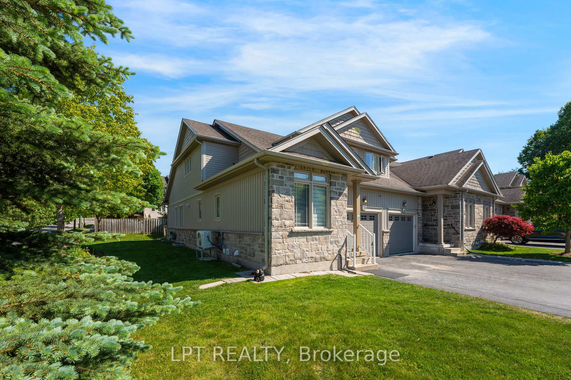 795 Laurelwood Drive 13, Waterloo — photo 2 of 5