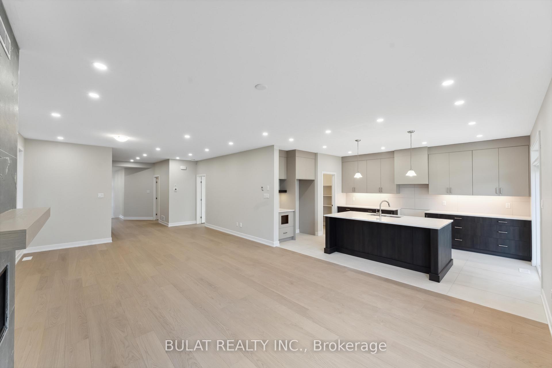 1357 Kitchener Avenue, Hunt Club - South Keys and Area — photo 4 of 5