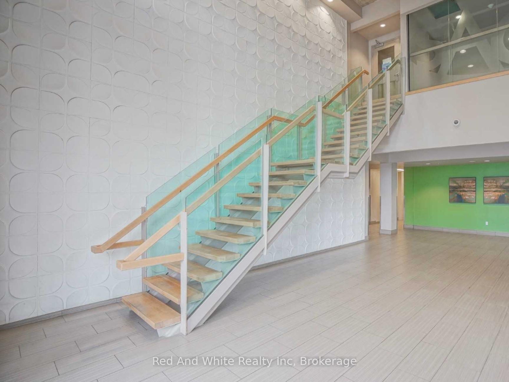 8 Hickory Street W 1105, Waterloo — photo 4 of 5