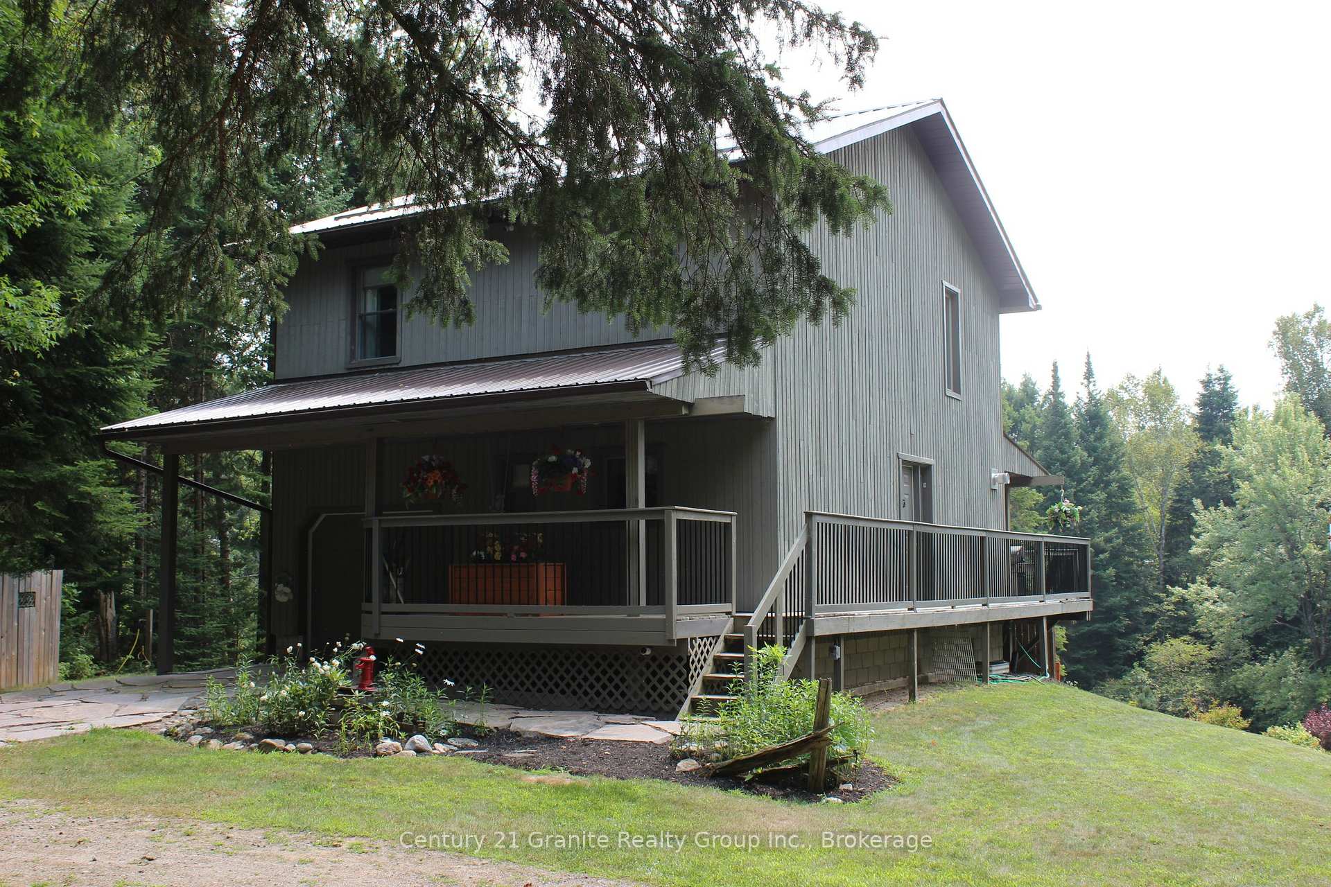 1082 Green Lake Road, Algonquin Highlands — photo 2 of 5