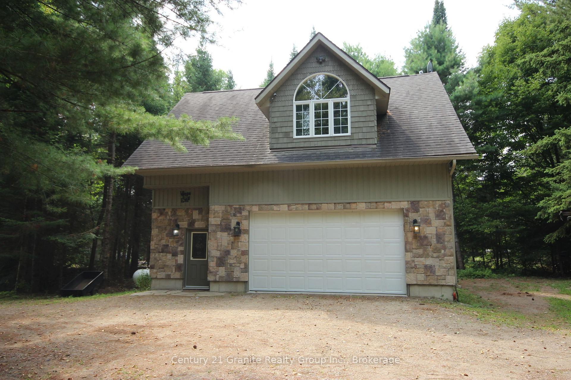 1082 Green Lake Road, Algonquin Highlands — photo 3 of 5