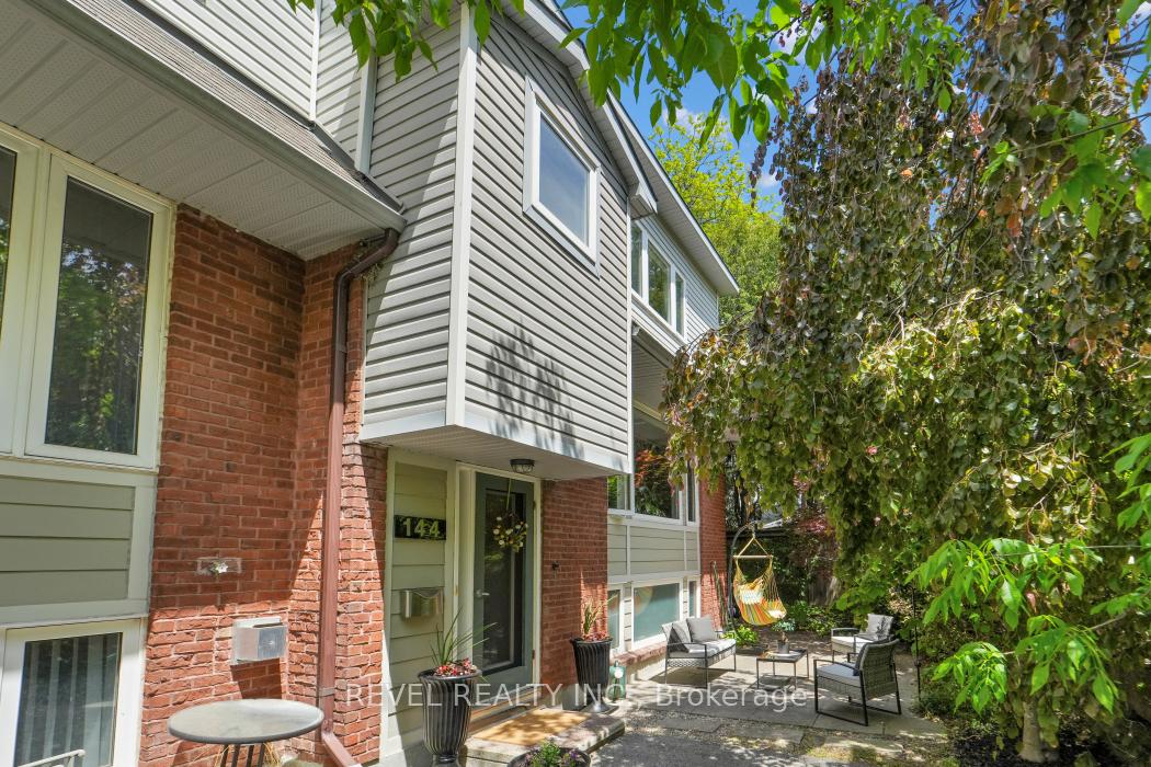 144 Monterey Drive, South of Baseline to Knoxdale, ON K2H 7A8 — South of Baseline to Knoxdale, Ontario