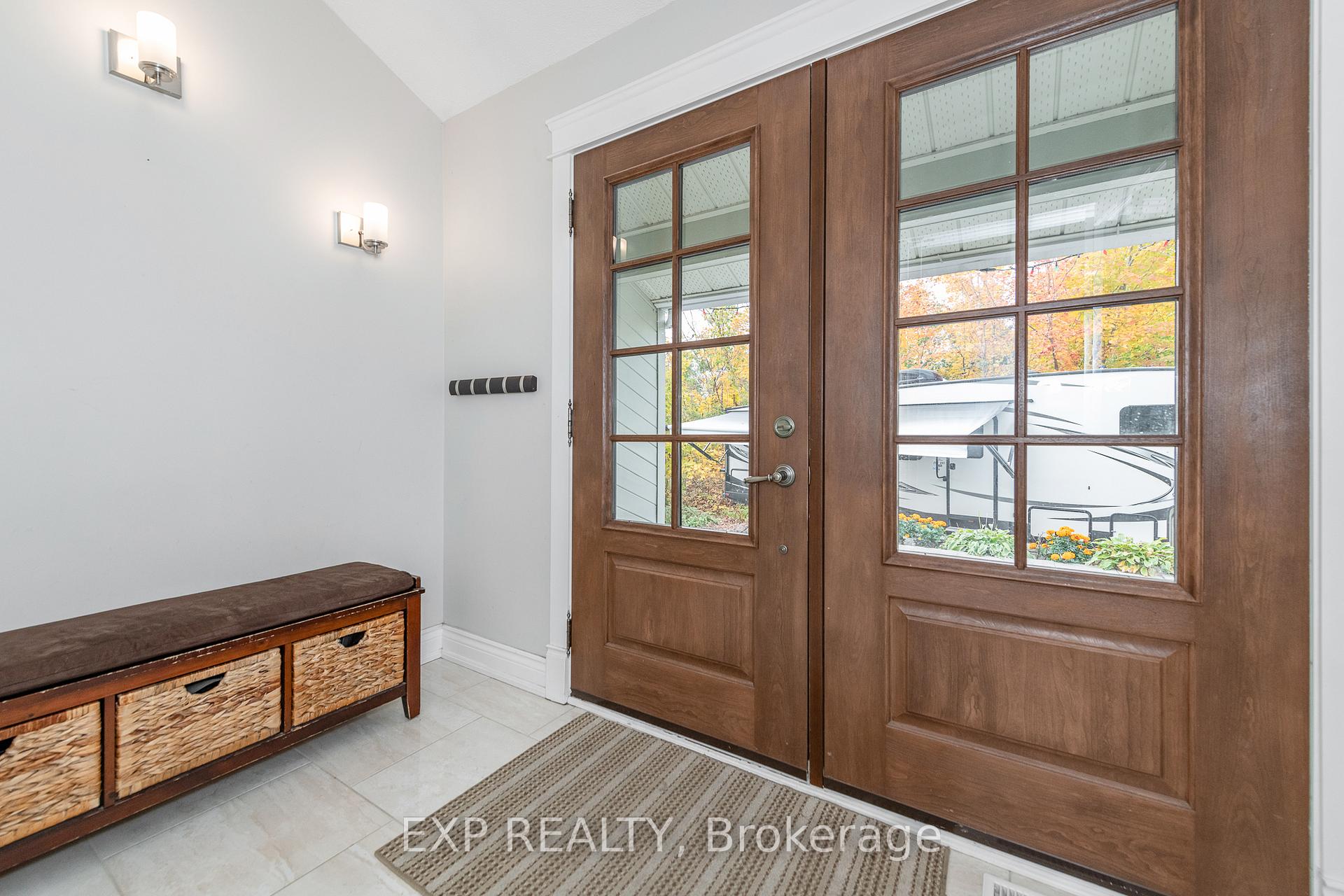 1238 Barnwell Crescent, Orleans - Cumberland and Area — photo 2 of 5