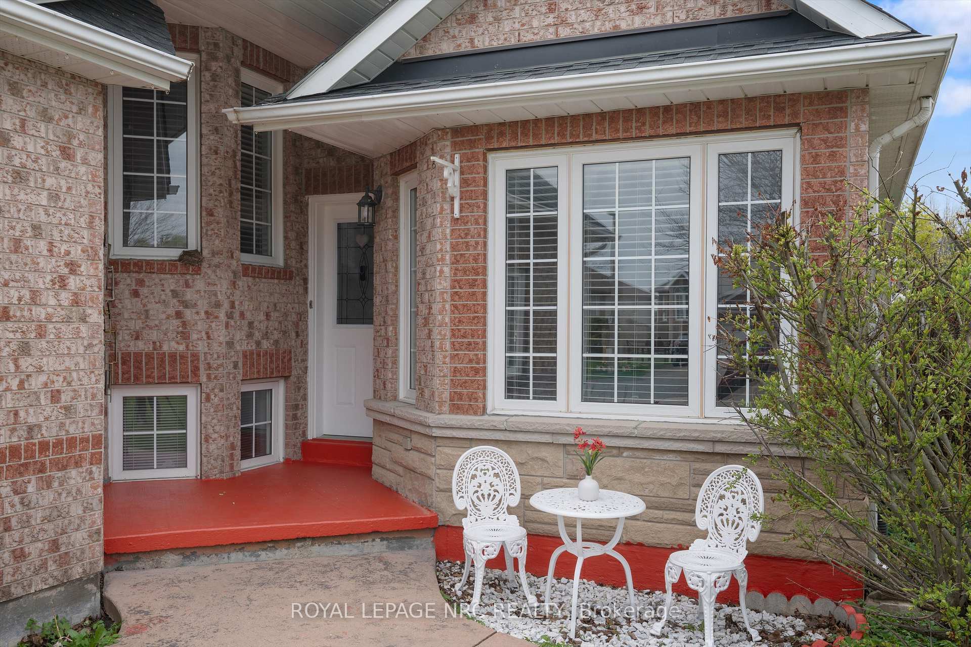 147 St. Lawrence Drive, Welland — photo 4 of 5
